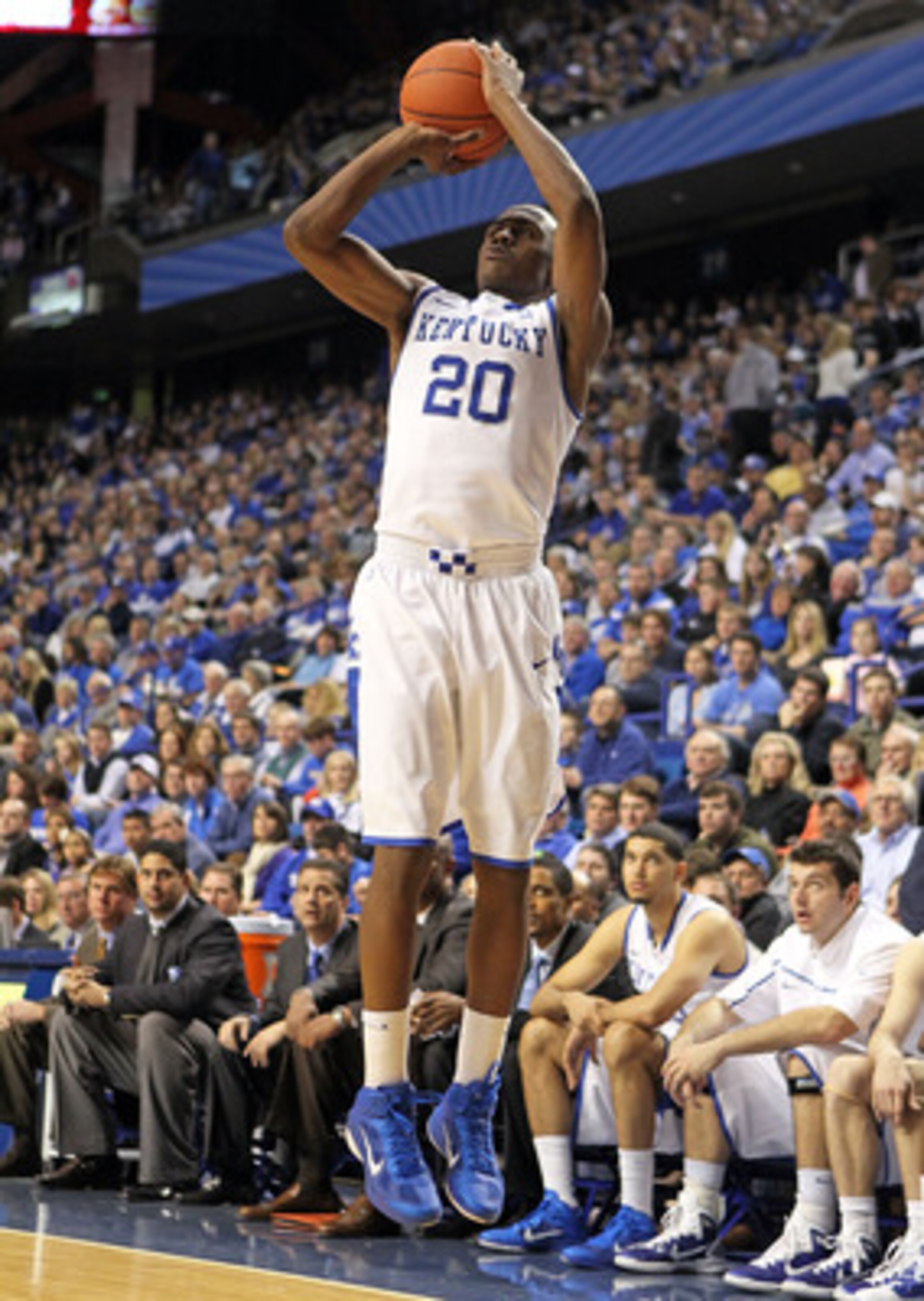 LEXINGTON, KY - DECEMBER 28:  Doron Lamb #20 of the Kentucky Wildcats shoots the ball during the game against the Coppin State Eagles at Rupp Arena on December 28, 2010 in Lexington, Kentucky.  Kentucky won 91-61.  (Photo by Andy Lyons/Getty Images)