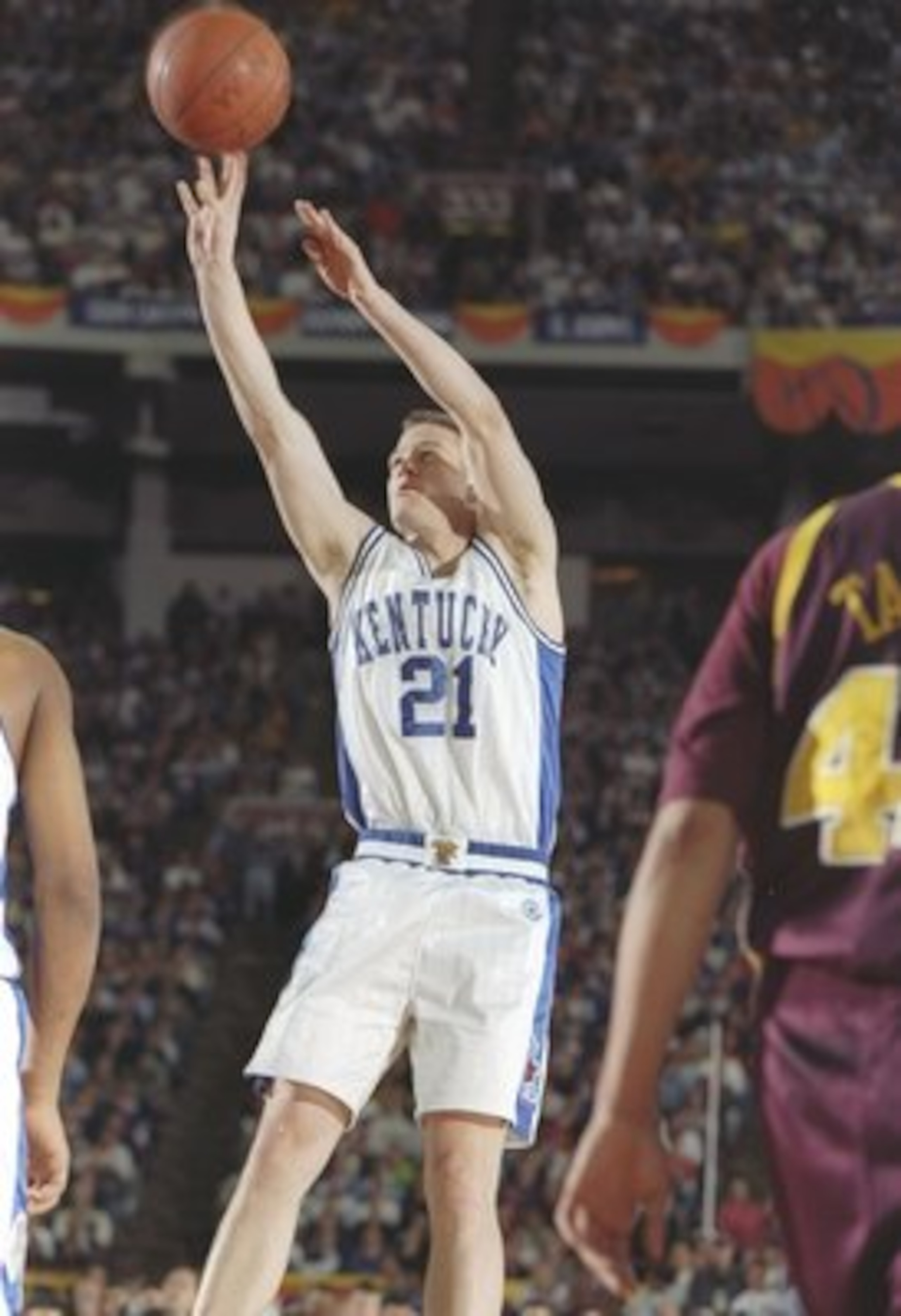 29 Mar 1997:   Guard Cameron Mills of the Kentucky Wildcats shoots the ball during a NCAA Final Four game against the Minnesota Golden Gophers at the RCA Dome in Indianapolis, Indiana.  Kentucky won the game 78 - 69. Mandatory Credit: Brian Bahr  /Allspor
