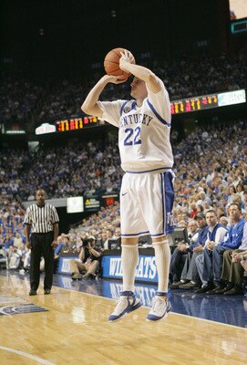 LEXINGTON, KY - MARCH 05: Patrick Sparks #22 of the Kentucky Wildcats makes a jump shot against the Florida Gators on March 5, 2005 at Rupp Arena in Lexington, Kentucky. The Gators won 79-64 .  (Photo by Andy Lyons/Getty Images)