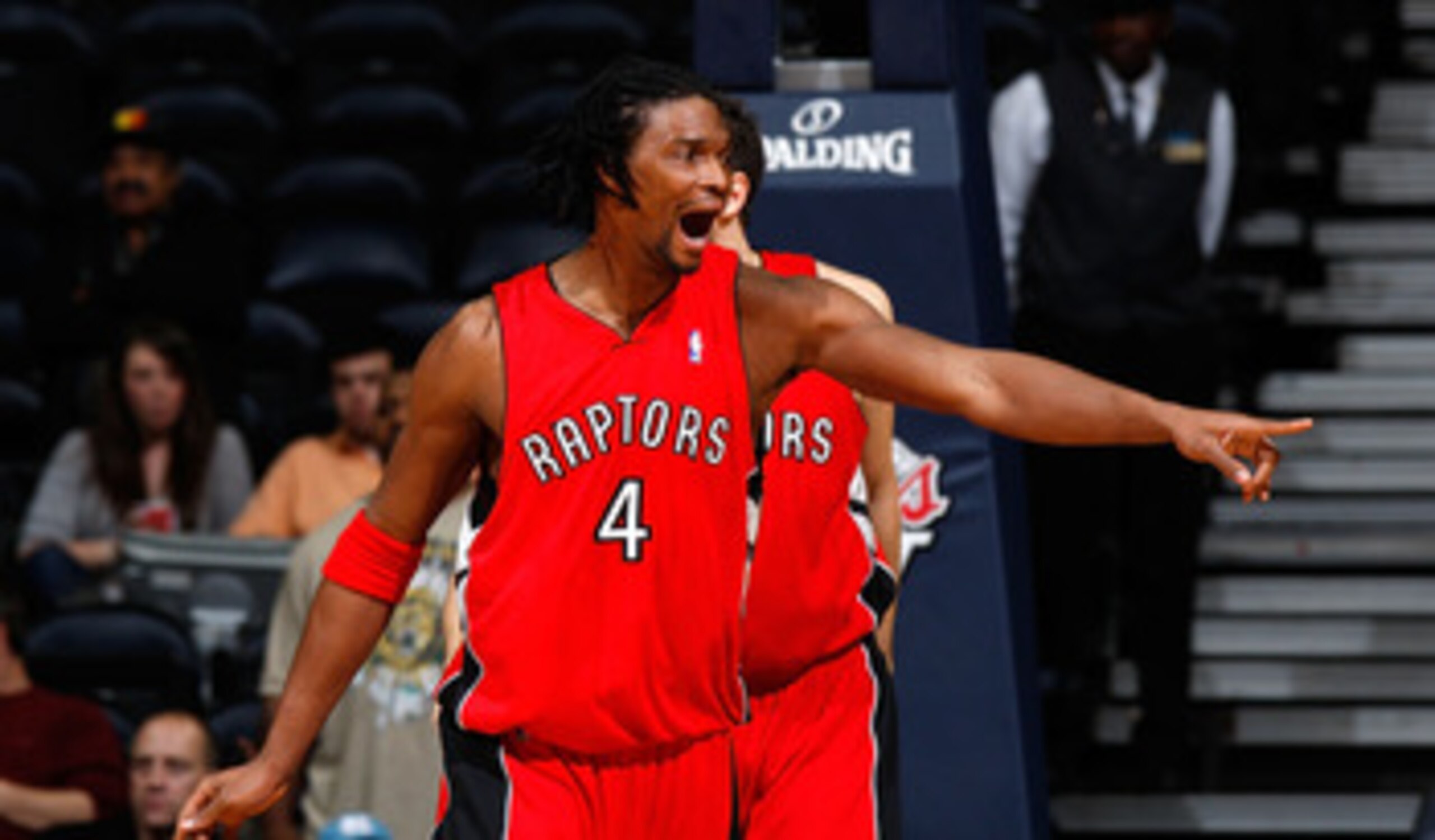 ATLANTA - DECEMBER 02: Chris Bosh #4 of the Toronto Raptors yells to the defense against the Atlanta Hawks at Philips Arena on December 2, 2009 in Atlanta, Georgia. NOTE TO USER: User expressly acknowledges and agrees that, by downloading and/or using t ATLANTA - DECEMBER 02: Chris Bosh #4 of the Toronto Raptors yells to the defense against the Atlanta Hawks at Philips Arena on December 2, 2009 in Atlanta, Georgia. NOTE TO USER: User expressly acknowledges and agrees that, by downloading and/or using t