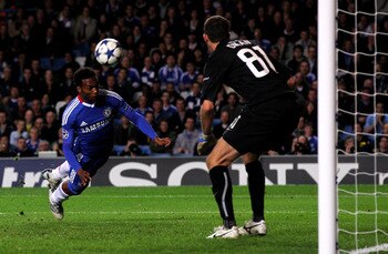 LONDON, ENGLAND - NOVEMBER 03:  Daniel Sturridge of Chelsea heads over the crossbar from close range during the UEFA Champions League group F match between Chelsea and Spartak Moscow at Stamford Bridge on November 3, 2010 in London, England.  (Photo by Cl