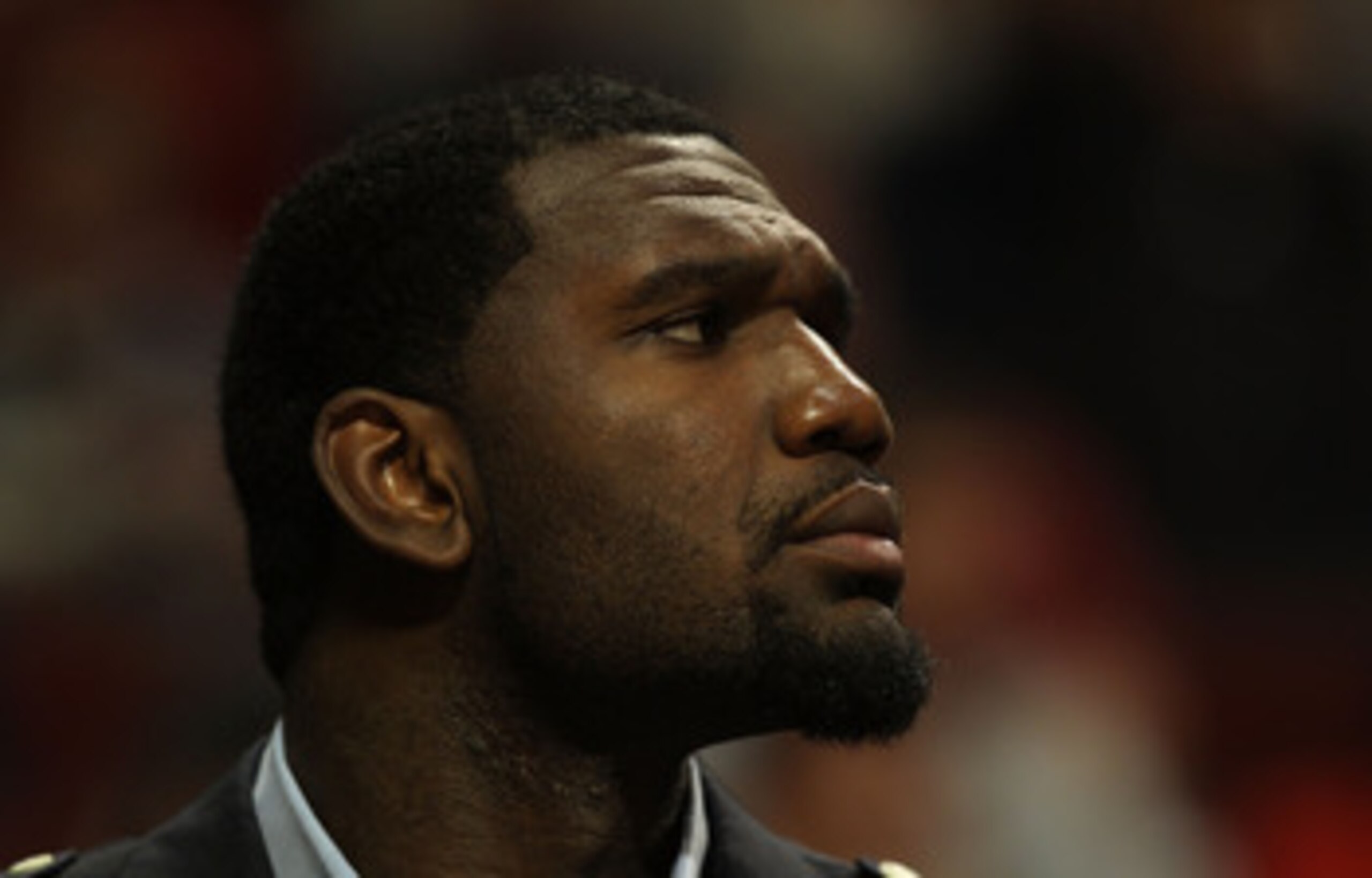 CHICAGO - NOVEMBER 01: Greg Oden #52 of the Portland Trail Blazers watches from the bench as his teammates take on the Chicago Bulls at the United Center on November 1, 2010 in Chicago, Illinois. The Bulls defeated the Trail Blazers 110-98. NOTE TO USER: CHICAGO - NOVEMBER 01: Greg Oden #52 of the Portland Trail Blazers watches from the bench as his teammates take on the Chicago Bulls at the United Center on November 1, 2010 in Chicago, Illinois. The Bulls defeated the Trail Blazers 110-98. NOTE TO USER: