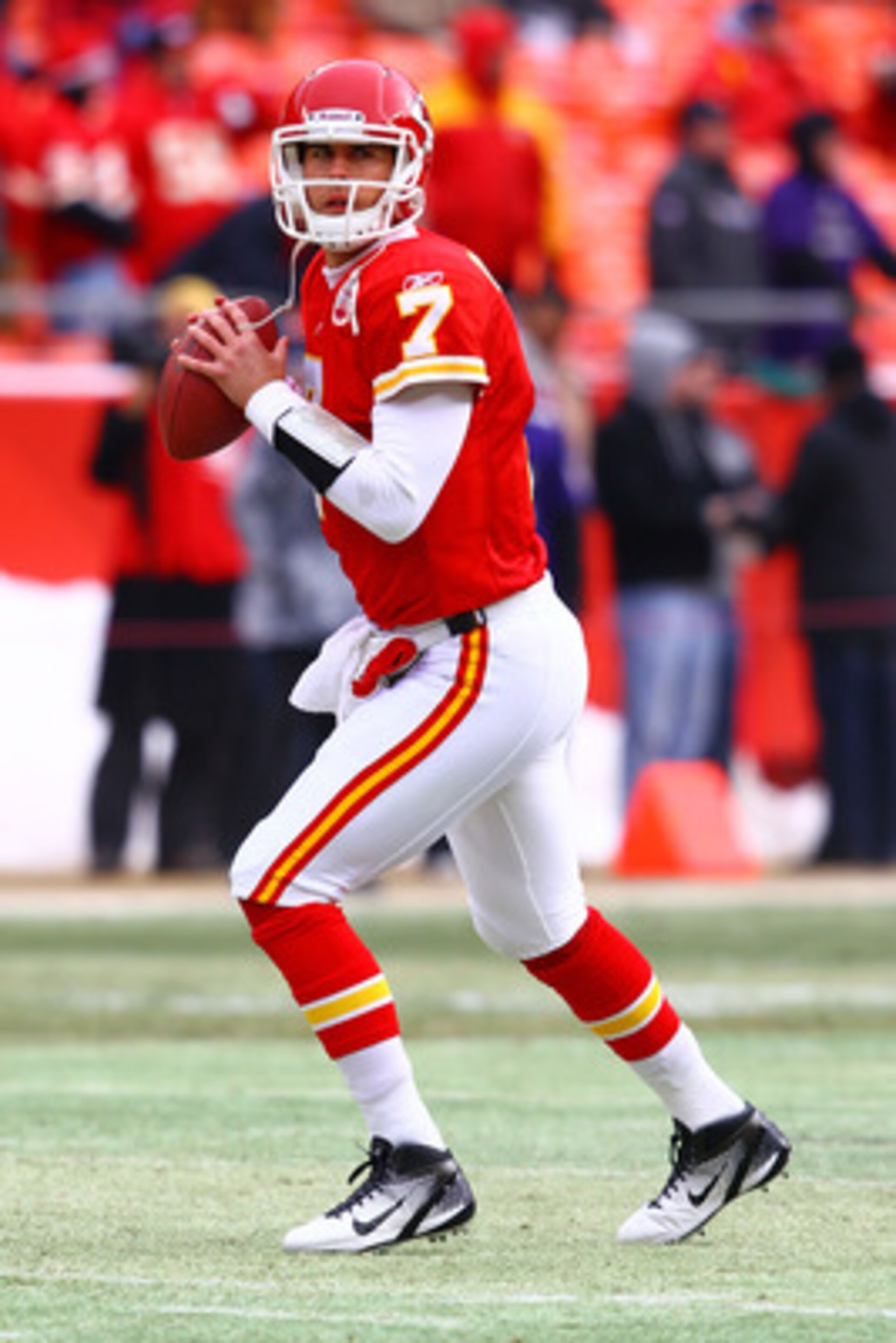 KANSAS CITY, MO - JANUARY 09:  Quarterback Matt Cassel #7 of the Kansas City Chiefs warms up prior to playing the Baltimore Ravens in their 2011 AFC wild card playoff game at Arrowhead Stadium on January 9, 2011 in Kansas City, Missouri.  (Photo by Dilip
