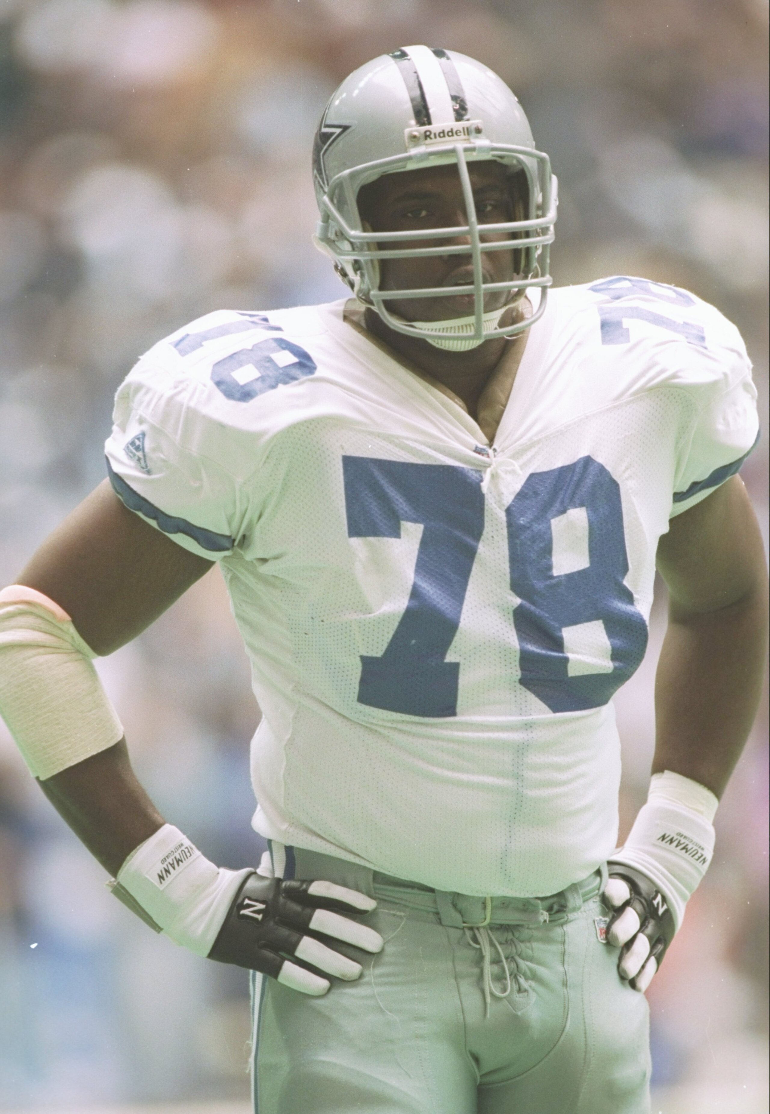 23 Jan 1994:  Defensive lineman Leon Lett of the Dallas Cowboys looks on during a playoff game against the San Francsico 49ers at Texas Stadium in Irving, Texas.  The Cowboys won the game, 38-21. Mandatory Credit: Stephen Dunn  /Allsport