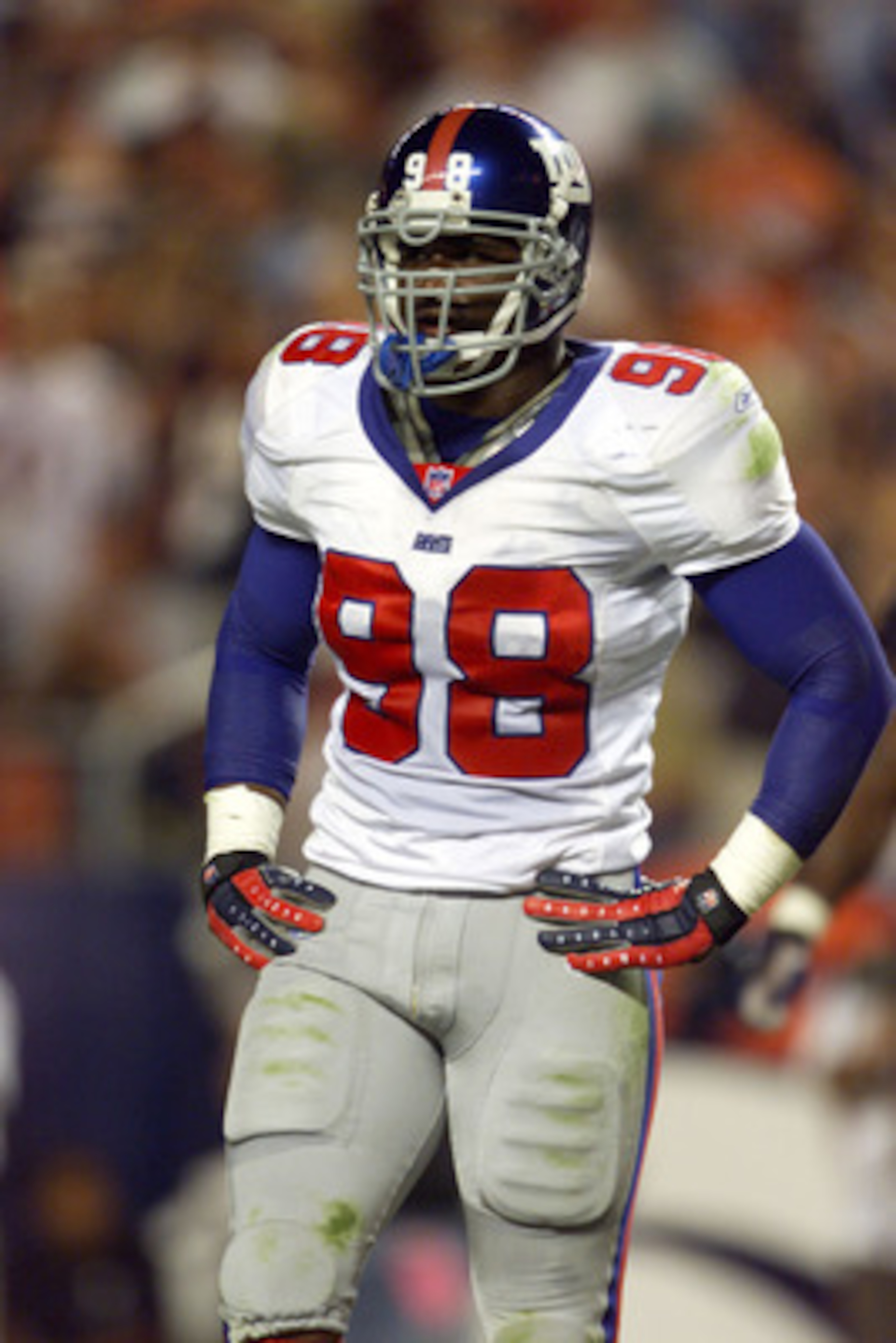 10 Sep 2001:  Linebacker Jesse Armstead #98 of the Giants looks on during the game against the Broncos.  The Broncos defeated the Giants 31-20 at Invesco Field in Denver, Colorado. DIGITAL IMAGE Mandatory Credit: Brian Bahr/ALLSPORT