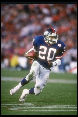 25  Jan 1987:  Running back Joe Morris of the New York Giants races down the field during Super Bowl  XXI against the Denver Broncos at the Rose Bowl in Pasadena, California.  The Giants won the game 39-20.   Mandatory Credit: Mike Powell  /Allsport
