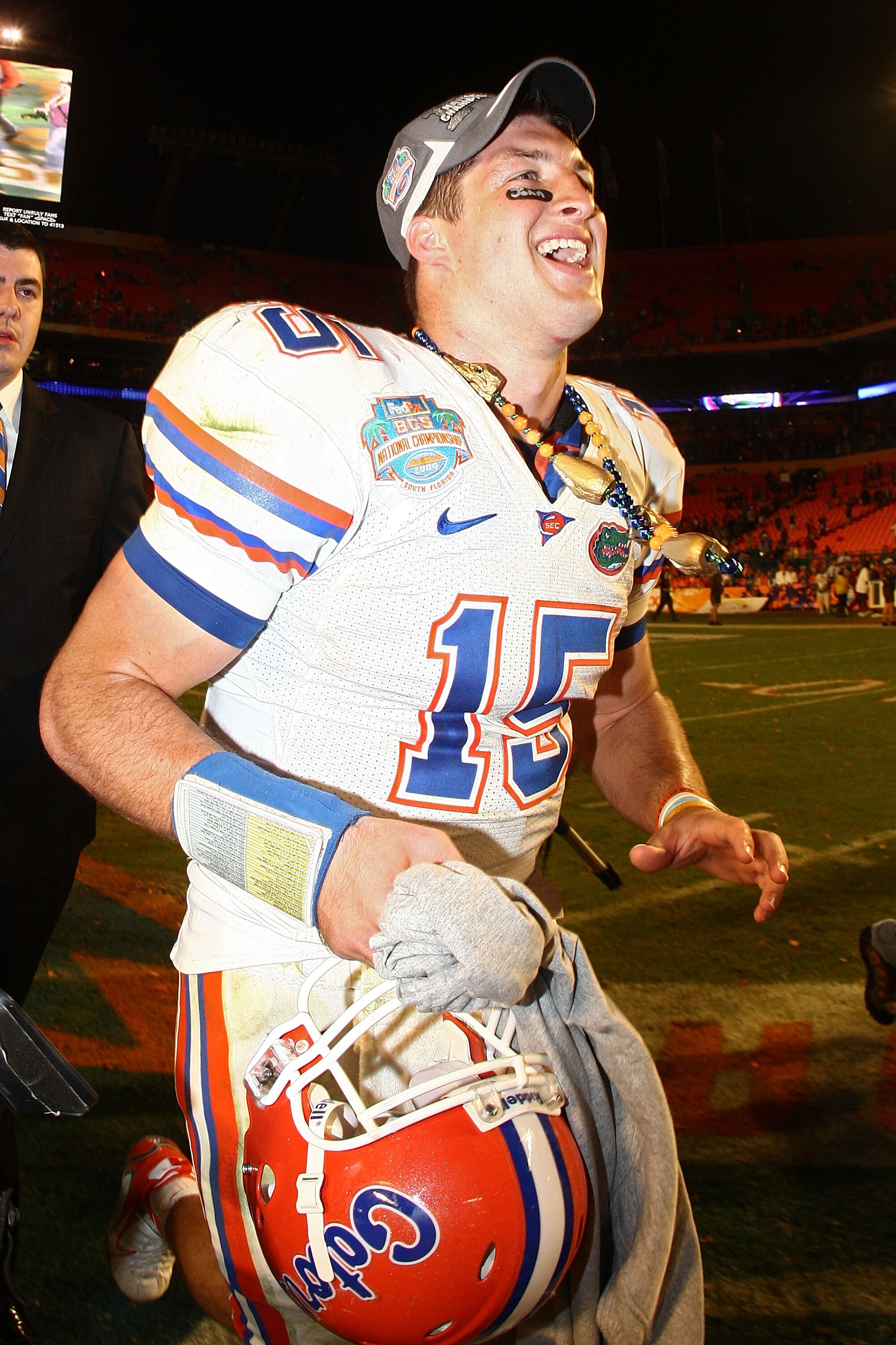 MIAMI - JANUARY 08:  Quarterback Tim Tebow #15 of the Florida Gators celebrates after defeating the Oklahoma Sooners in the FedEx BCS National Championship Game at Dolphin Stadium on January 8, 2009 in Miami, Florida. The Gators won the game by a score of