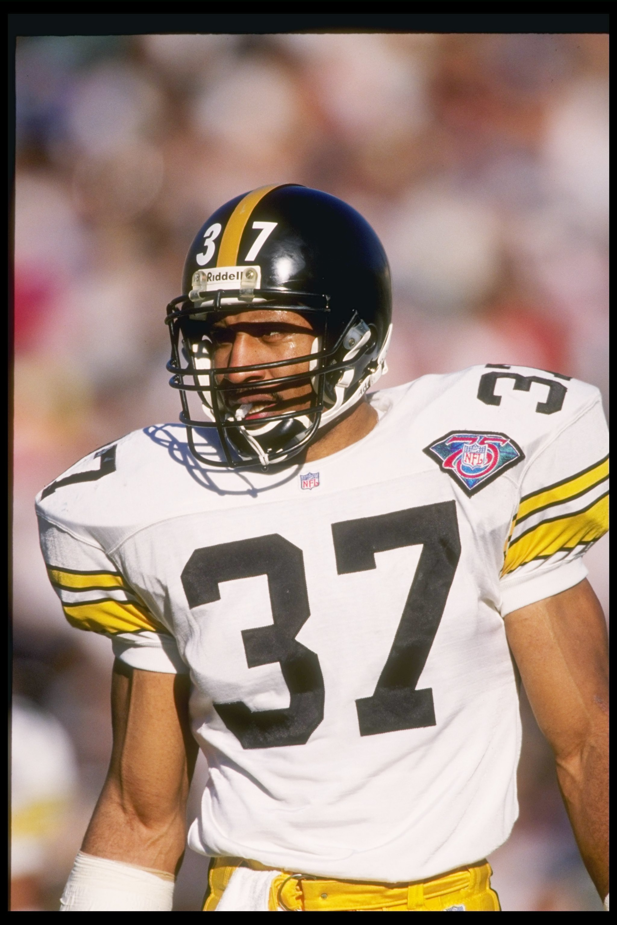 27 Nov 1994: Defensive back Carnell Lake of the Pittsburgh Steelers during the Steelers 21-3 win over the Los Angeles Raiders at the Memorial Coliseum in Los Angeles, California.