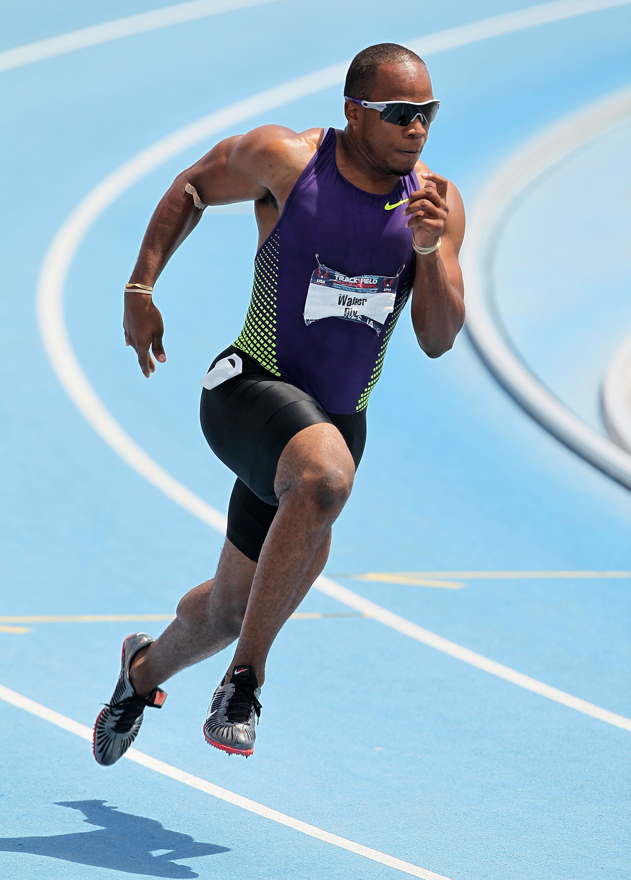 DES MOINES, IA - JUNE 27:  Walter Dix competes in the Mens 200 Meter during the 2010 USA Outdoor Track & Field Championships at Drake Stadium on June 27, 2010 in Des Moines, Iowa.  (Photo by Andy Lyons/Getty Images)