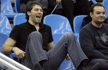 MOSCOW, RUSSIA - OCTOBER 10:  Hockeystar Jaromir Jagr watch the  tennis match between Svetlana Kuznetsova of Russia and Dinara Safina of Russia during day five of the Kremlin Cup at the Olympic Stadium on October 10, 2008 in Moscow, Russia.  (Photo by Dim