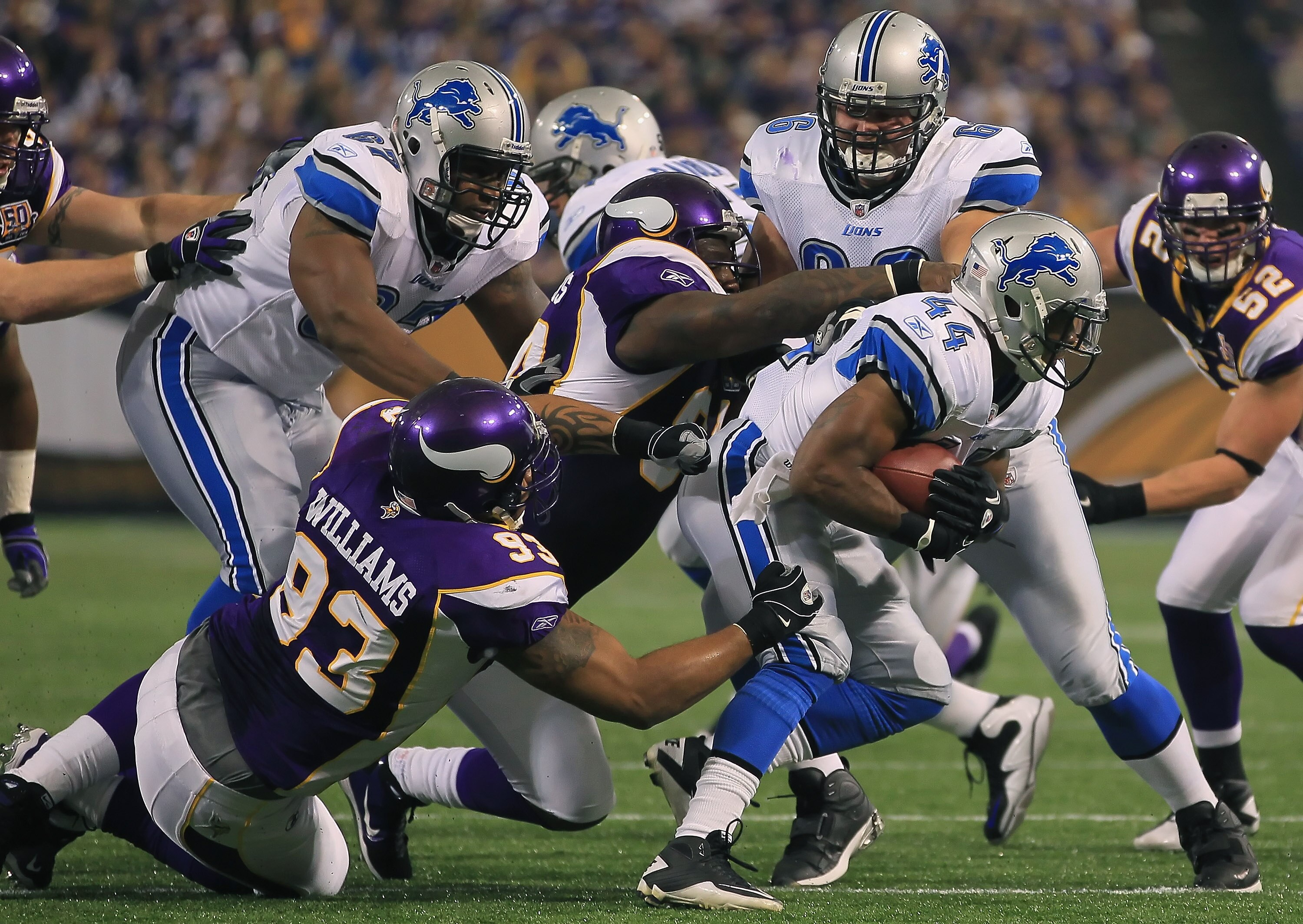 MINNEAPOLIS - SEPTEMBER 26:  Running back Jahvid Best #44 of the Detroit Lions is pursued by Kevin Williams #93 of the Minnesota Vikings during the first half at Mall of America Field on September 26, 2010 in Minneapolis, Minnesota. The Vikings defeated t