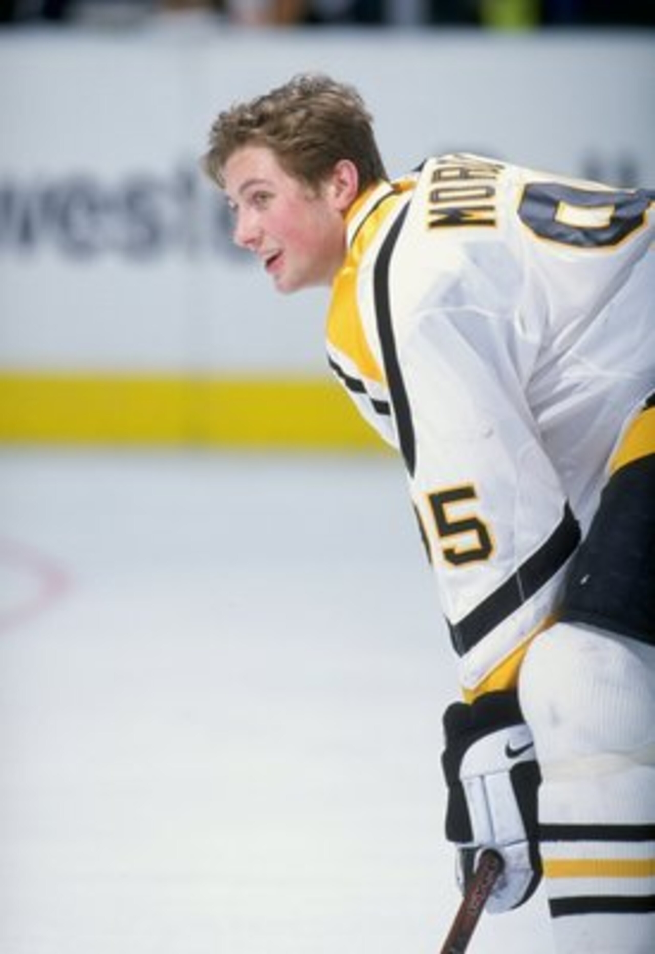 22 Mar 1998:  Rightwinger Alexei Morozov of the Pittsburgh Penguins in action during a game against the Dallas Stars at the Reunion Arena in Dallas, Texas. The Stars and Penguins tied 0-0. Mandatory Credit: Stephen Dunn  /Allsport