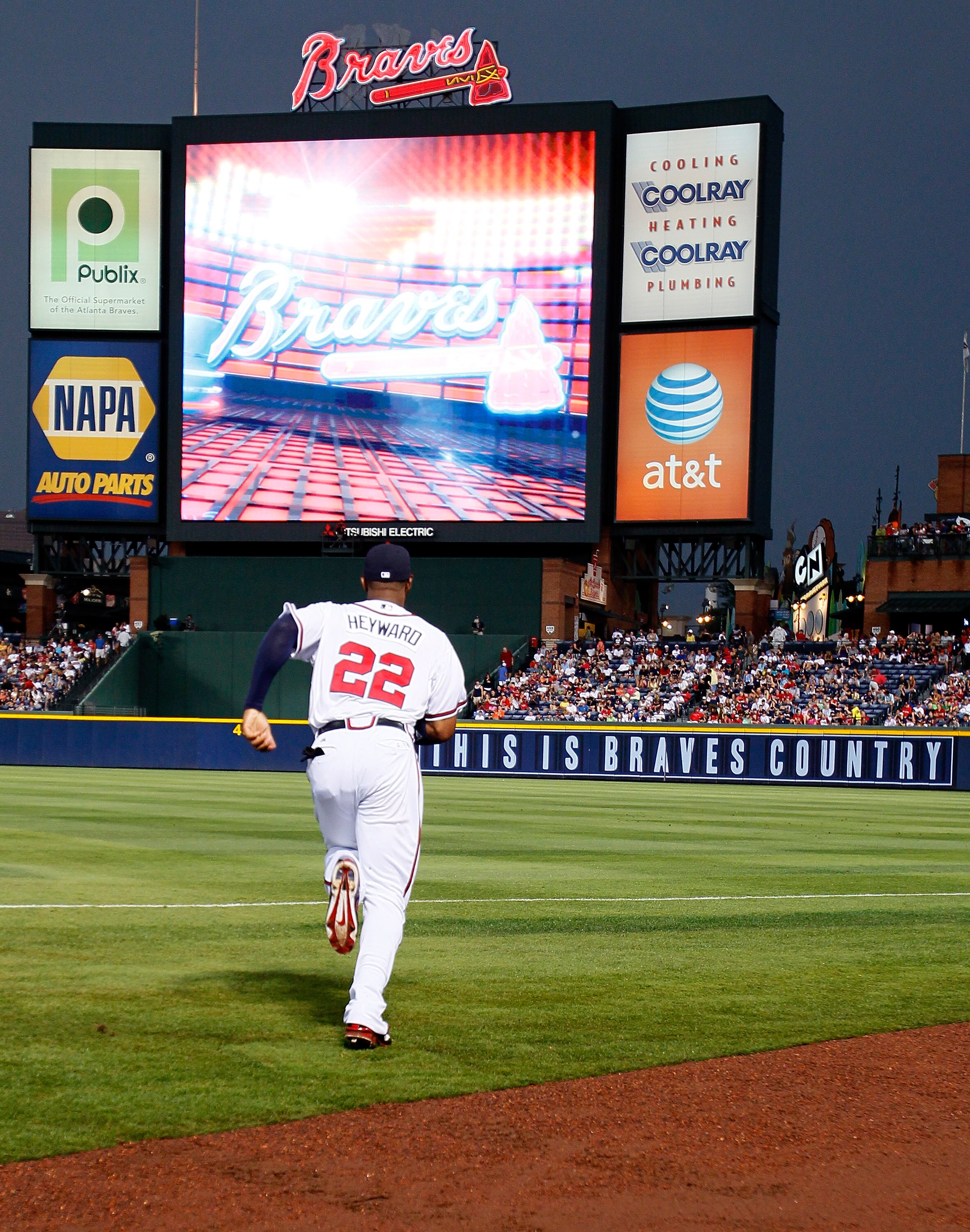 ATLANTA, GA - JUNE 15:  Jason Heyward #22 of the Atlanta Braves enters the field to the face the New York Mets at Turner Field on June 15, 2011 in Atlanta, Georgia.  (Photo by Kevin C. Cox/Getty Images)