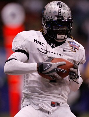 NEW ORLEANS - JANUARY 01:  Ryan Grice-Mullen #1 of the Hawai'i Warriors scores on a 16-yard touchdown reception from Tyler Graunke #6 in the fourth quarter against the Georgia Bulldogs during the Allstate Sugar Bowl at the Louisiana Superdome on January 1