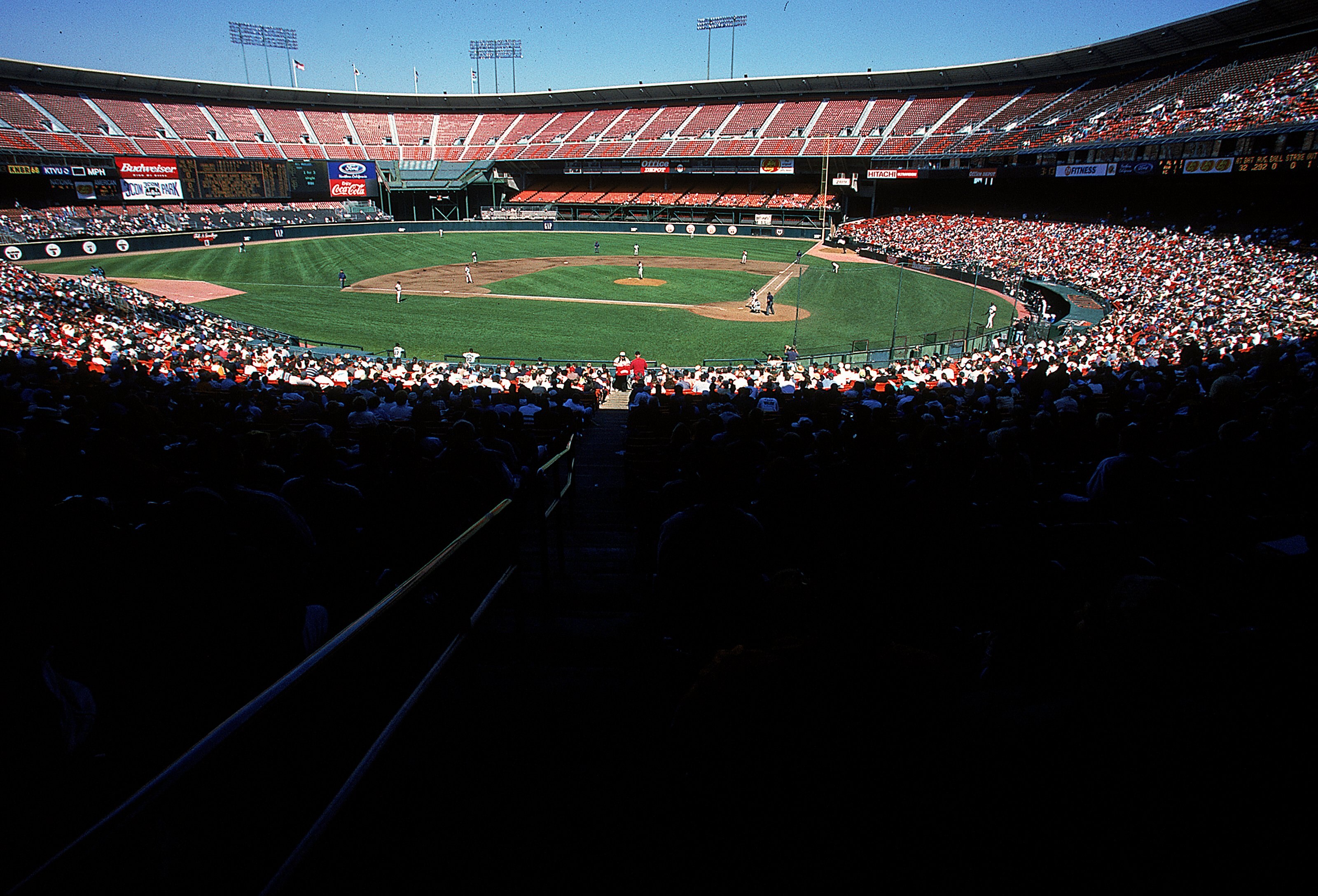 16 Sep 1999: A wide angle view of the 3Com Park taken during the game between the Florida Marlins and the San Francisco Giants in San Francisco, California. The Giants defeated the Marlins 6-5. Mandatory Credit: Tom Hauck  /Allsport