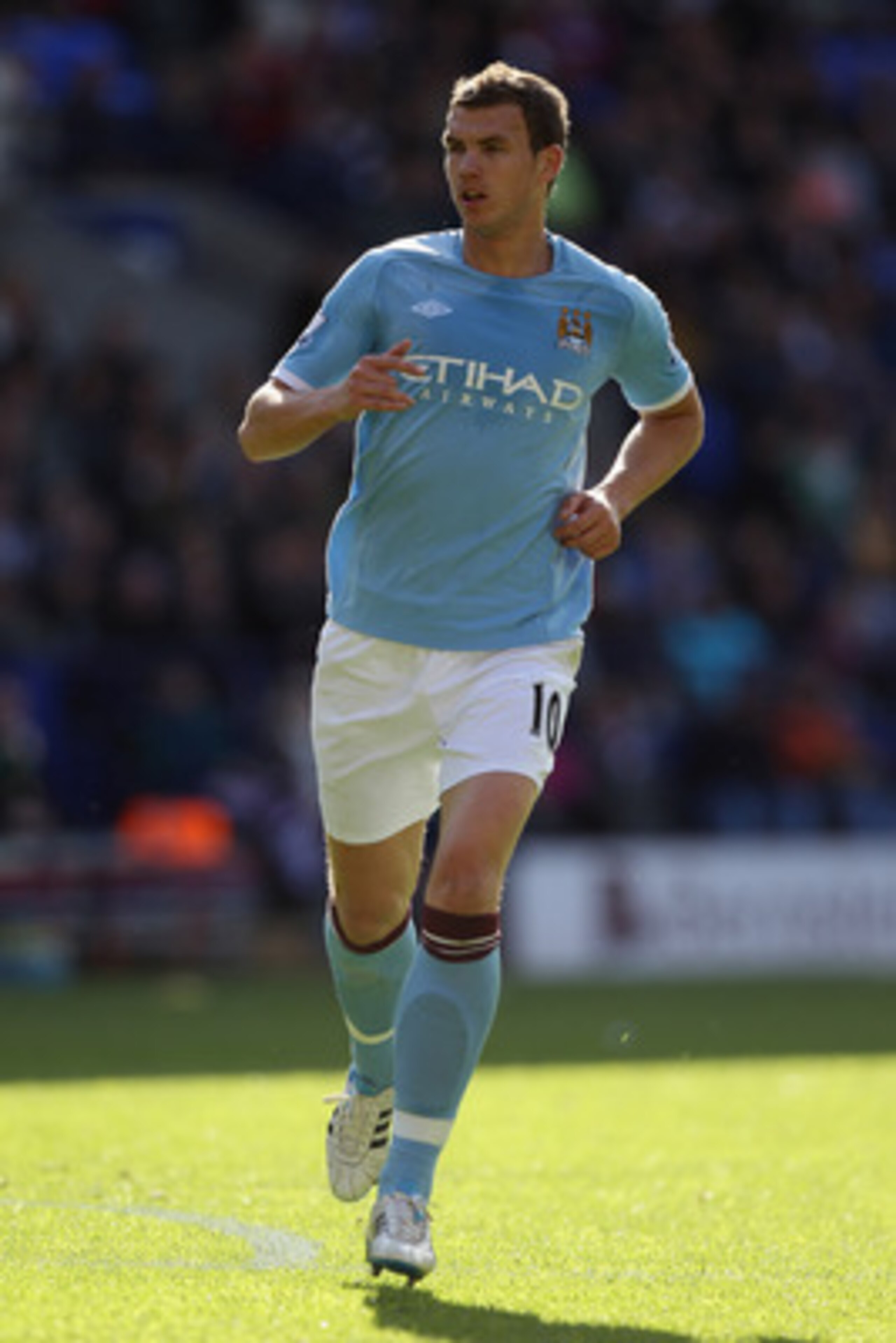 BOLTON, ENGLAND - MAY 22:  Edin Dzeko of Manchester City in action during the Barclays Premier League match between  Bolton Wanderers and Manchester City at the Reebok Stadium on May 22, 2011 in Bolton, England.  (Photo by Michael Steele/Getty Images)