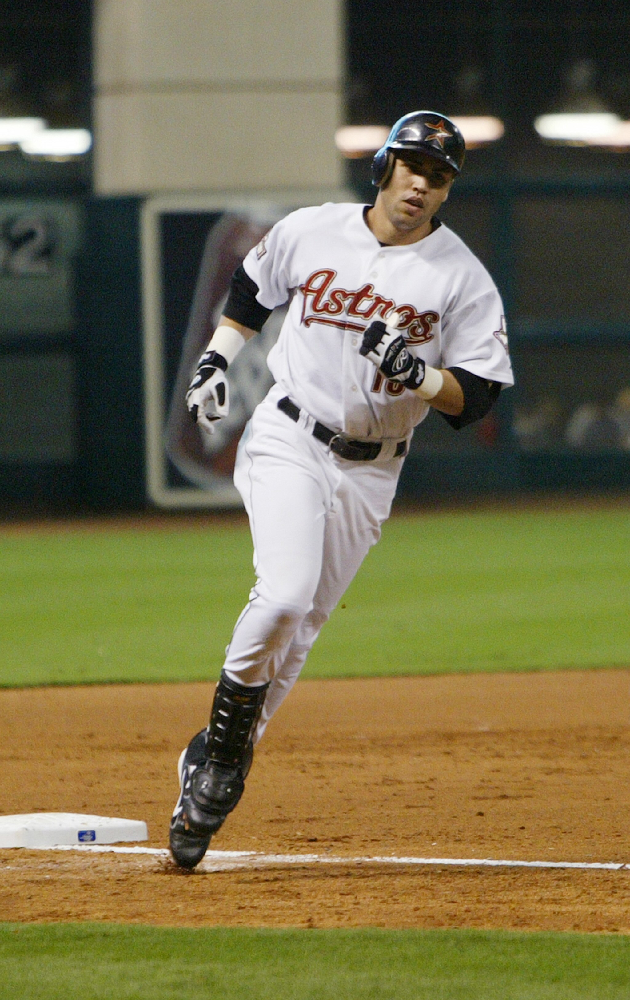 HOUSTON - OCTOBER 15: Carlos Beltran #15 of the Houston Astros rounds third base after a solo home run in the eighth inning in Game three of National League Championship Series against the St. Louis Cardinals during the 2004 Major League Baseball Playoff HOUSTON - OCTOBER 15: Carlos Beltran #15 of the Houston Astros rounds third base after a solo home run in the eighth inning in Game three of National League Championship Series against the St. Louis Cardinals during the 2004 Major League Baseball Playoff