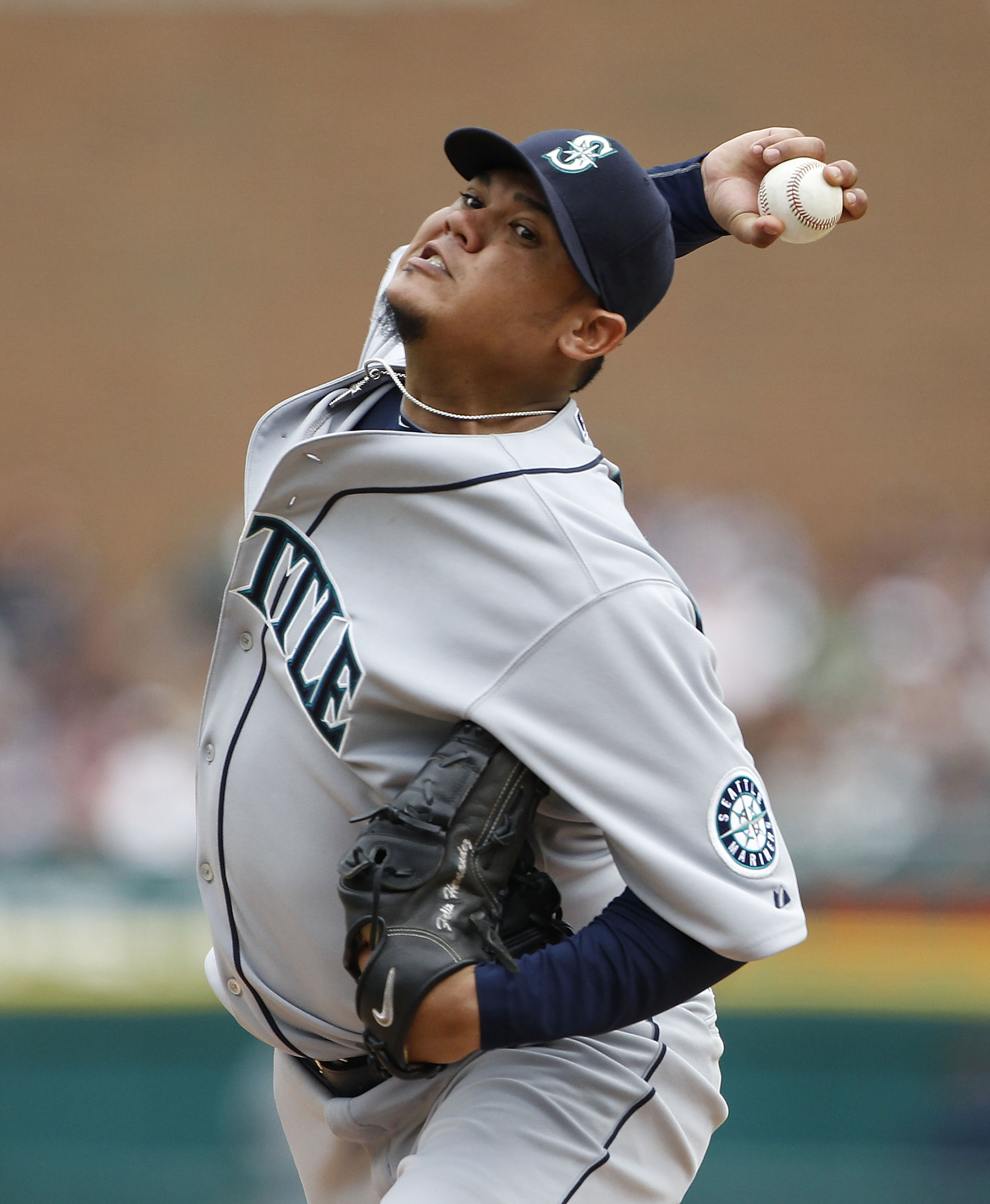 DETROIT - JUNE 12:  Felix Hernandez #34 of the Seattle Mariners pitches in the eight inning during the game against the Detroit Tigers at Comerica Park on June 12, 2011 in Detroit, Michigan. Seattle defeated Detroit 7-3. (Photo by Leon Halip/Getty Images)