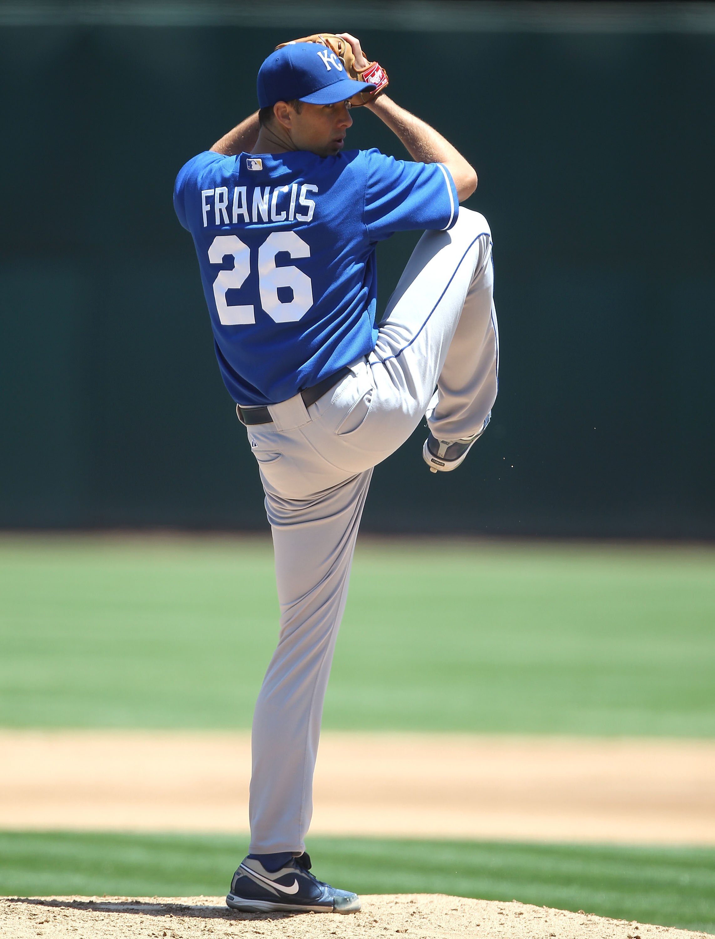 OAKLAND, CA - JUNE 16:  Jeff Francis #26 of the Kansas City Royals pitches against the Oakland Athletics at the Oakland-Alameda County Coliseum on June 16, 2011 in Oakland, California.  (Photo by Jed Jacobsohn/Getty Images)