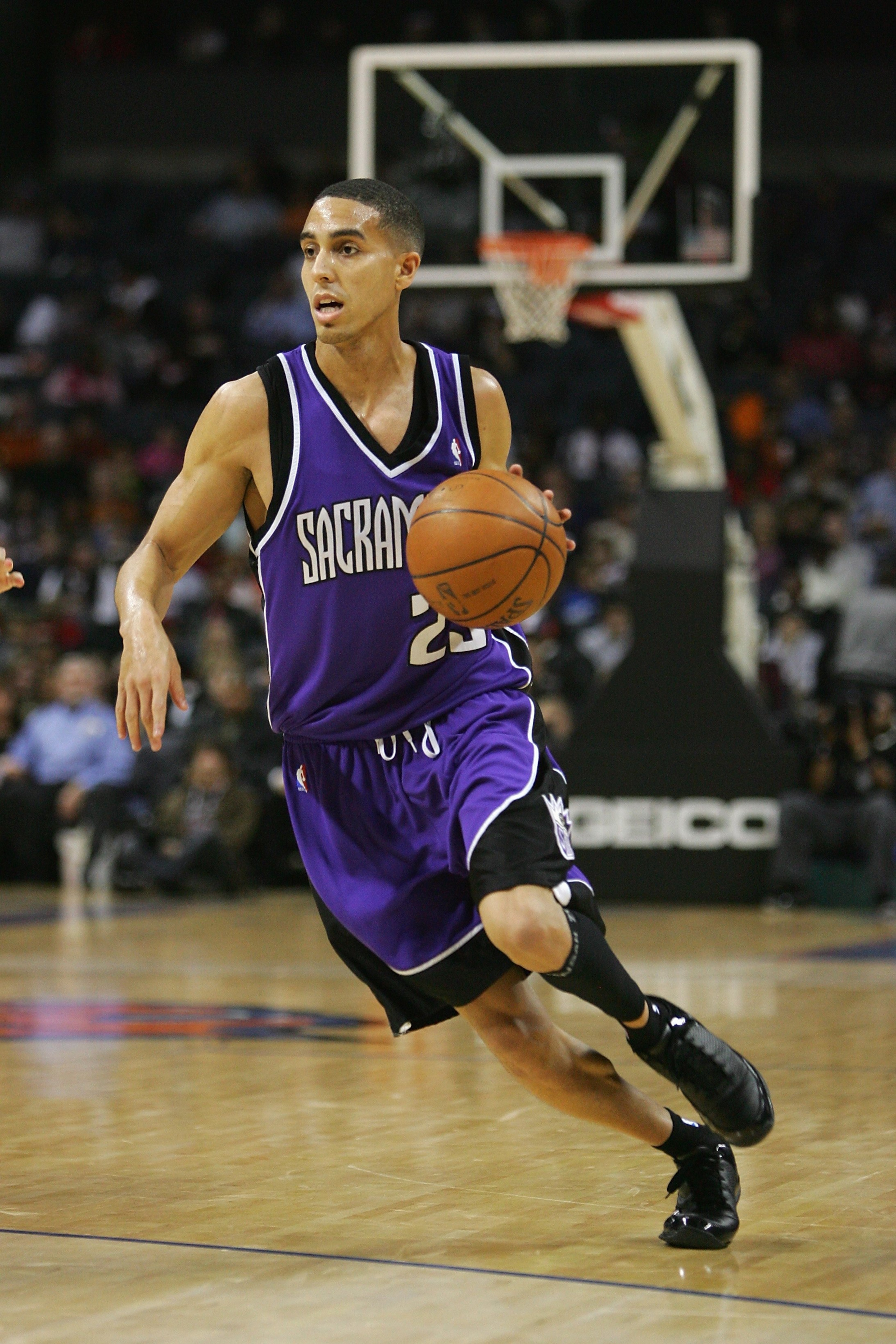 CHARLOTTE, NC - FEBRUARY 22:  Kevin Martin #23 of the Sacramento Kings moves the ball against the Charlotte Bobcats during the game at Bobcats Arena on February 22, 2008 in Charlotte, North Carolina. The Kings won 116-115.  NOTE TO USER: User expressly ac