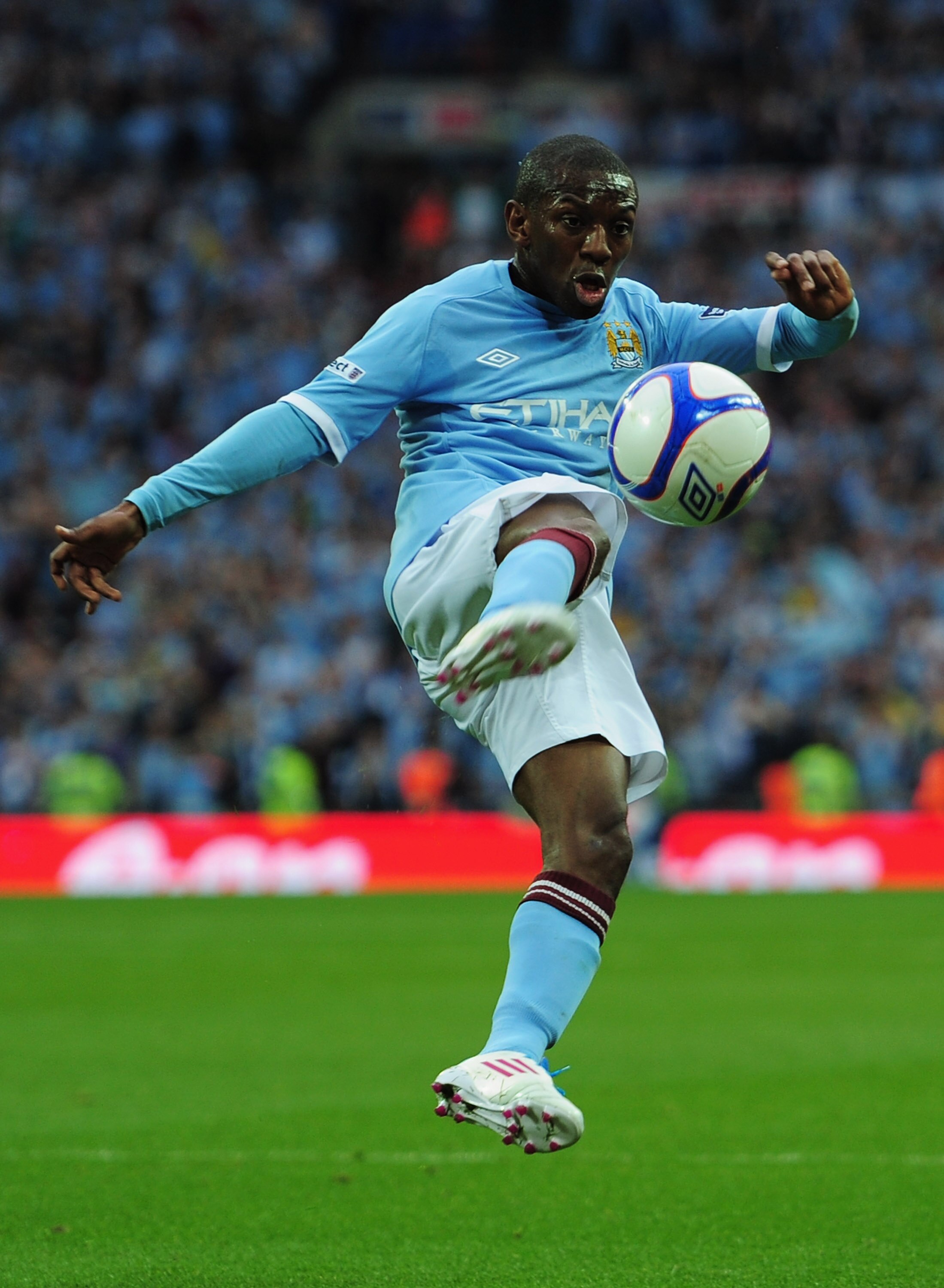 LONDON, ENGLAND - APRIL 16: Shaun Wright-Phillips of Manchester City in action during the FA Cup sponsored by E.ON semi final match between Manchester City and Manchester United at Wembley Stadium on April 16, 2011 in London, England.  (Photo by Jamie McD