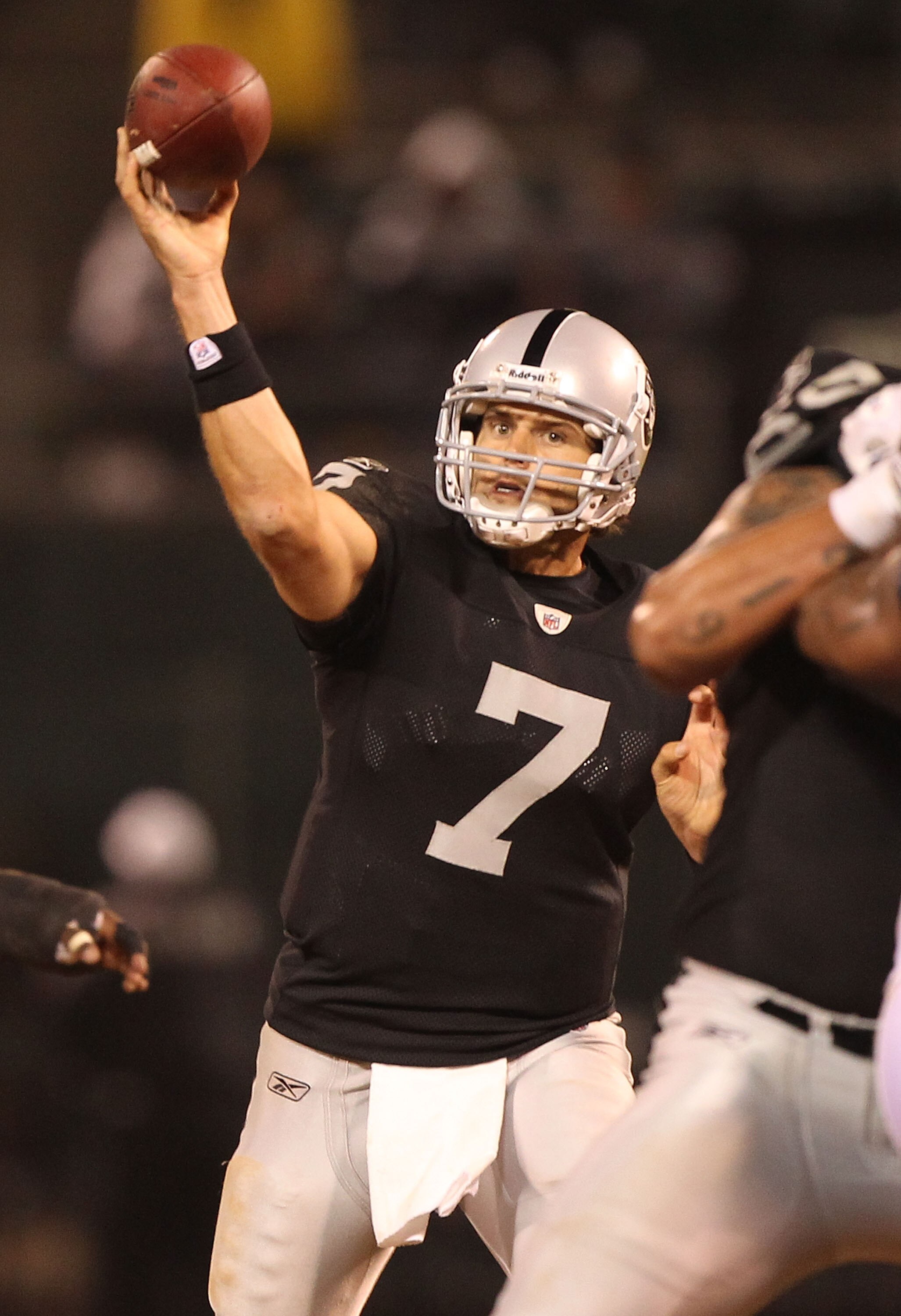 OAKLAND, CA - SEPTEMBER 02: Kyle Boller #7 of the Oakland Raiders passes against the Seattle Seahawks during an NFL preseason game at Oakland-Alameda County Coliseum on September 2, 2010 in Oakland, California.  (Photo by Jed Jacobsohn/Getty Images)