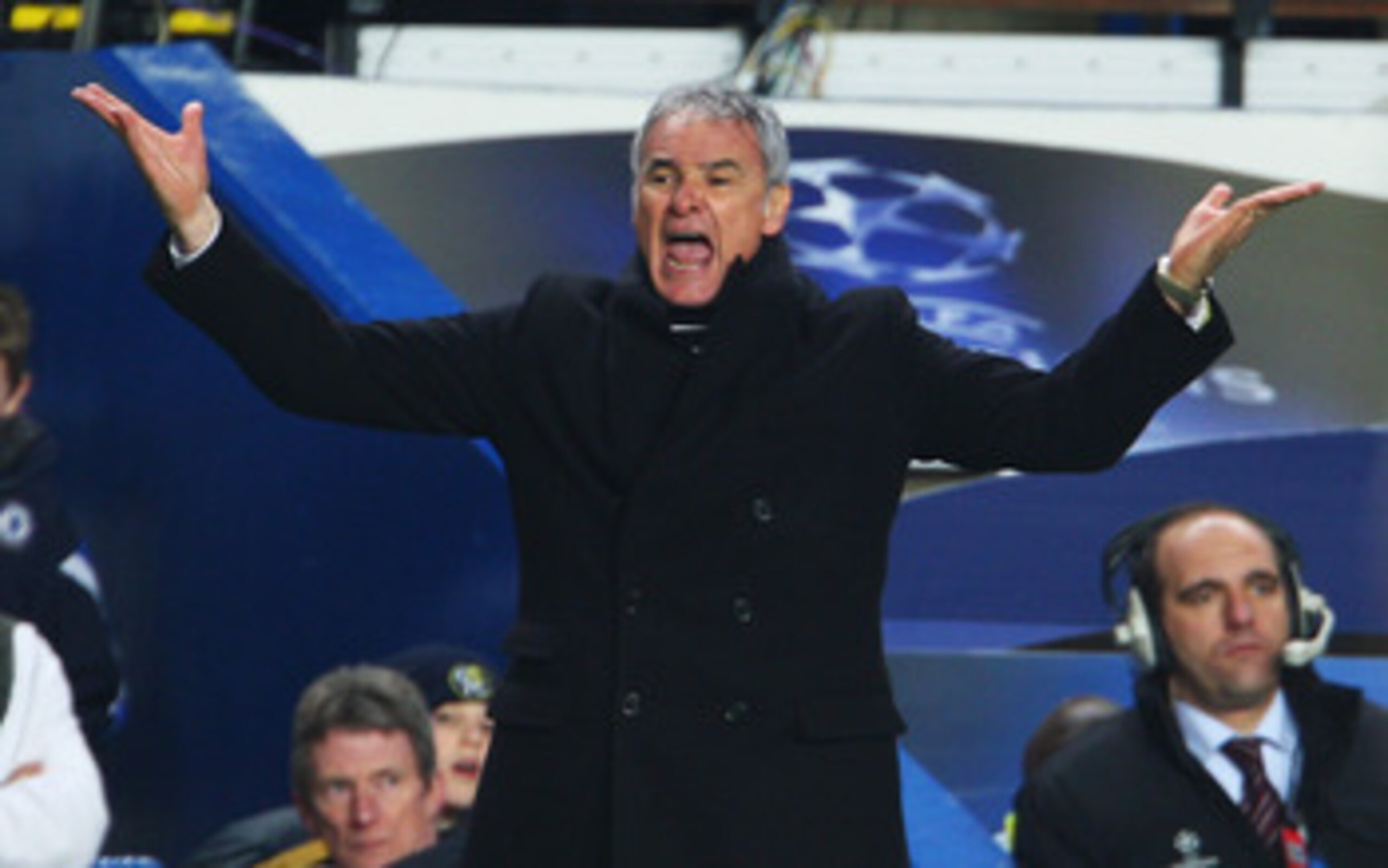 LONDON - FEBRUARY 25:  Juventus Coach Claudio Ranieri shouts instructions during the UEFA Champions League, Round of Last 16, First Leg match between Chelsea and Juventus at Stamford Bridge on February 25, 2009 in London, England.  (Photo by Phil Cole/Get