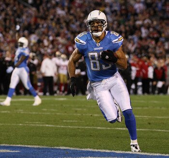 SAN DIEGO, CA - DECEMBER 16:  Wide receiver Vincent Jackson #83 of the San Diego Chargers scores a touchdown on an 11-yard pass in the second quarter against the San Francisco 49ers at Qualcomm Stadium on December 16, 2010 in San Diego, California.  (Phot