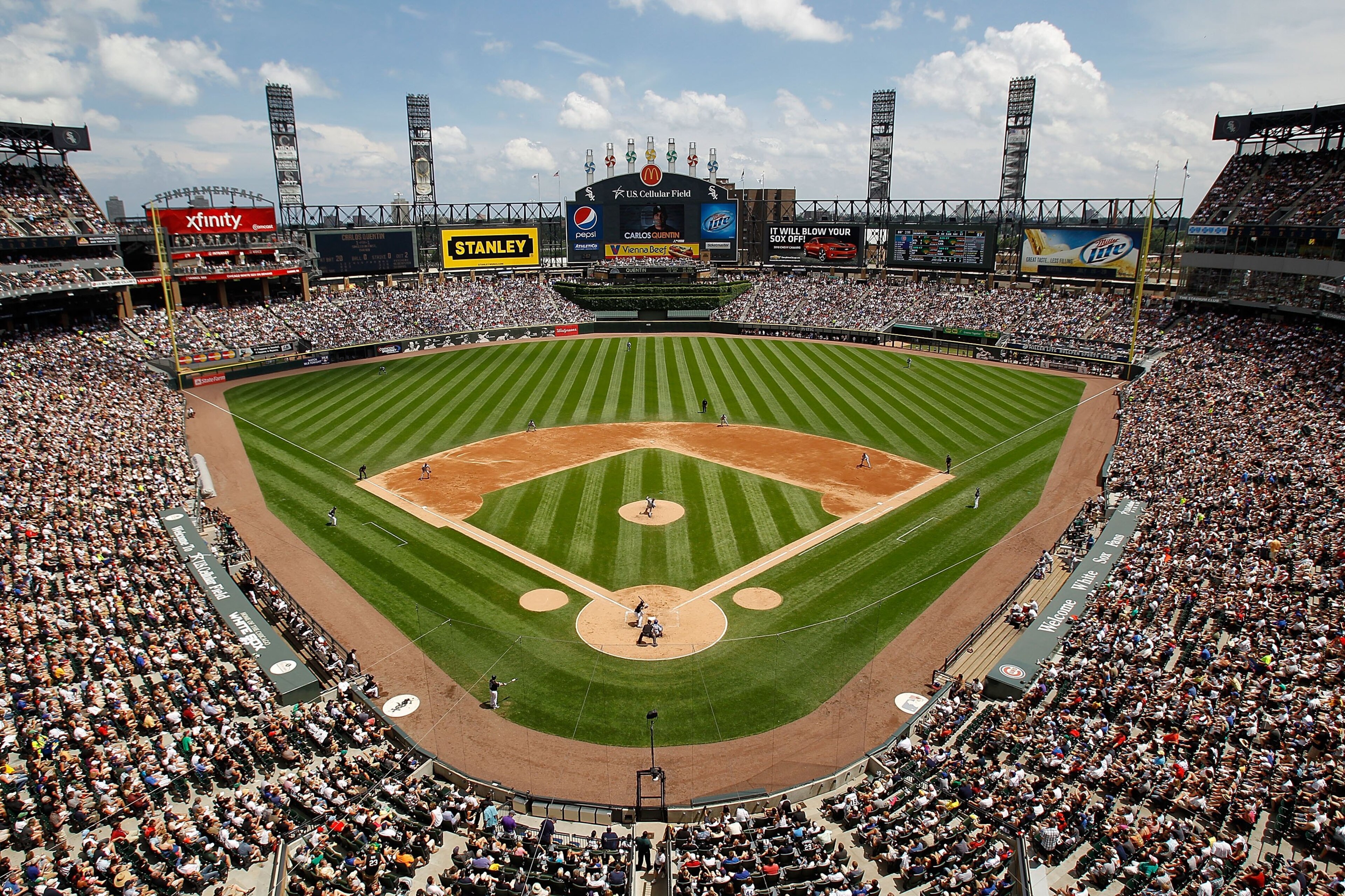 CHICAGO - JUNE 27: A general view of U.S. Cellular Field as the Chicago White Sox take on the Chicago Cubs on June 27, 2010 in Chicago, Illinois. The Cubs defeated the White Sox 8-6. (Photo by Jonathan Daniel/Getty Images)