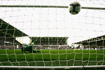 BURNLEY, ENGLAND - SEPTEMBER 19:  Graham Alexander of Burnley puts his penalty kick past Craig Gordon of Sunderland during the Barclays Premier League match between Burnley and Sunderland at Turf Moor on September 19, 2009 in Burnley, England.  (Photo by 