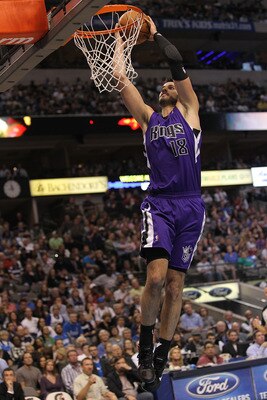 DALLAS, TX - FEBRUARY 16: Forward Omri Casspi #18 of the Sacramento Kings makes the slam dunk against the Dallas Mavericks at American Airlines Center on February 16, 2011 in Dallas, Texas. NOTE TO USER: User expressly acknowledges and agrees that, by d DALLAS, TX - FEBRUARY 16: Forward Omri Casspi #18 of the Sacramento Kings makes the slam dunk against the Dallas Mavericks at American Airlines Center on February 16, 2011 in Dallas, Texas. NOTE TO USER: User expressly acknowledges and agrees that, by d