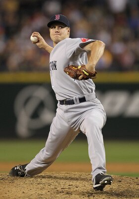 SEATTLE - JULY 23: Closing pitcher Jonathan Papelbon #58 of the Boston Red Sox pitches against the Seattle Mariners at Safeco Field on July 23, 2010 in Seattle, Washington. (Photo by Otto Greule Jr/Getty Images)