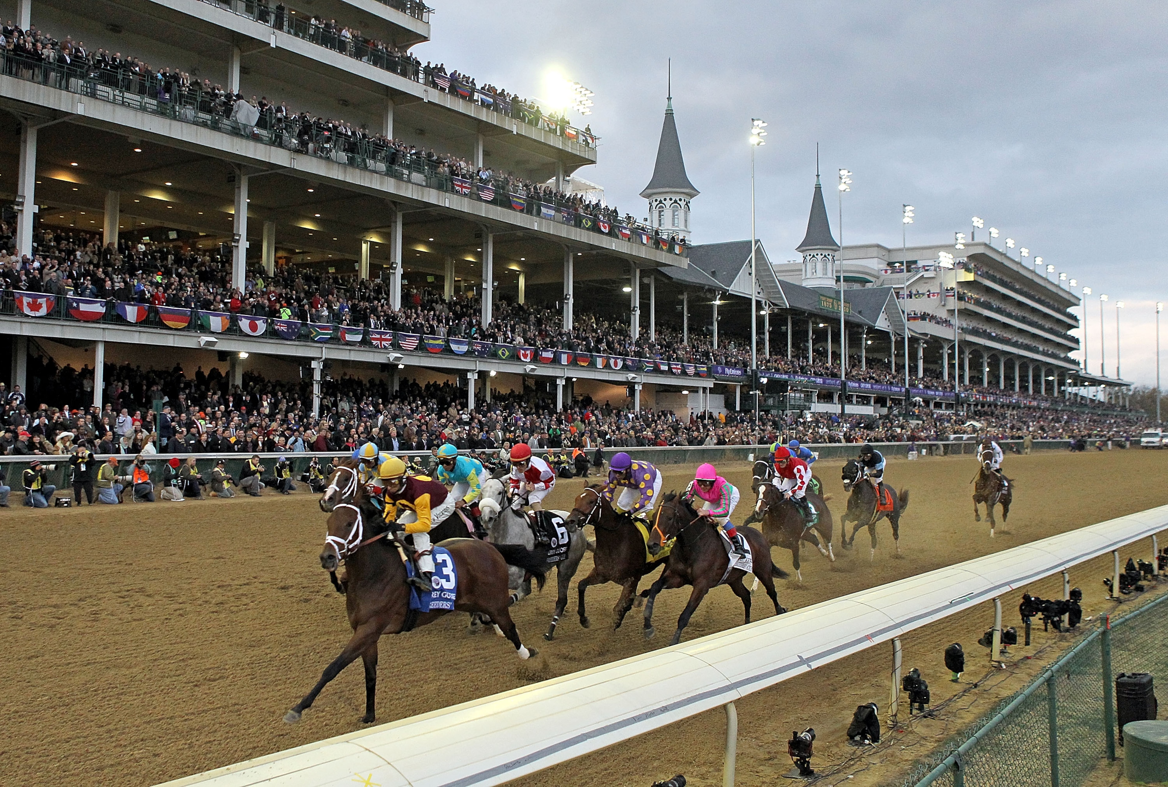 LOUISVILLE, KY - NOVEMBER 05: The field runs past the grandstand in the Juvenile Fillies during the Breeders' Cup World Championships at Churchill Downs on November 5, 2010 in Louisville, Kentucky.  (Photo by Andy Lyons/Getty Images)