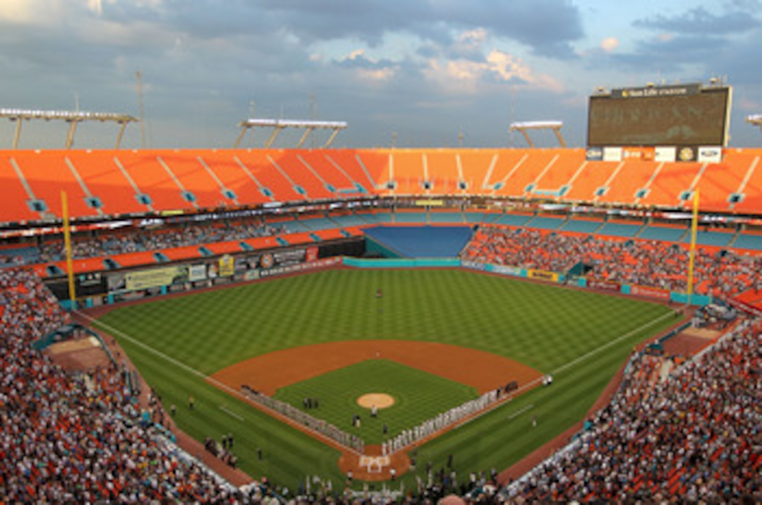 MIAMI GARDENS, FL - APRIL 01:  General view of Sun Life Stadium during opening day between the Florida Marlins and the New York Mets on April 1, 2011 in Miami Gardens, Florida.  (Photo by Mike Ehrmann/Getty Images)