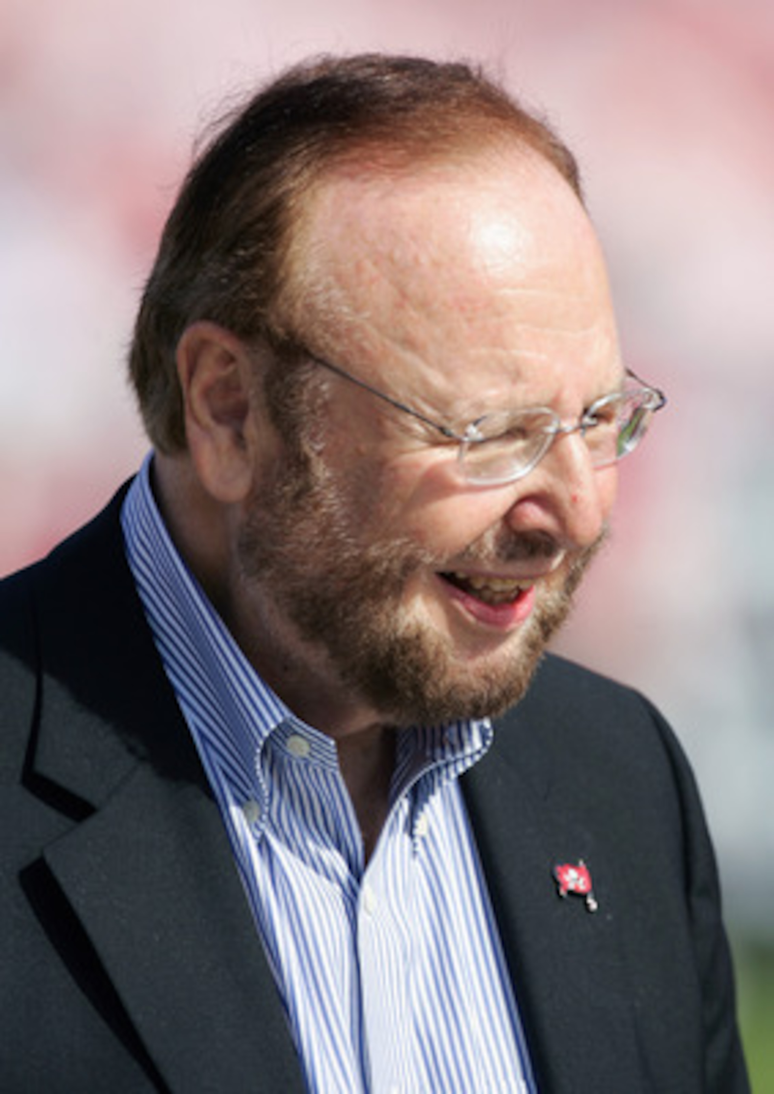 TAMPA, FL - JANUARY 1: Owner Malcolm Glazer of the Tampa Bay Buccaneers stands on the sideline during the game with the New Orleans Saints at Raymond James Stadium on January 1, 2006 in Tampa, Florida. The Buccaneers defeated the Saints 27-13 to win the TAMPA, FL - JANUARY 1: Owner Malcolm Glazer of the Tampa Bay Buccaneers stands on the sideline during the game with the New Orleans Saints at Raymond James Stadium on January 1, 2006 in Tampa, Florida. The Buccaneers defeated the Saints 27-13 to win the