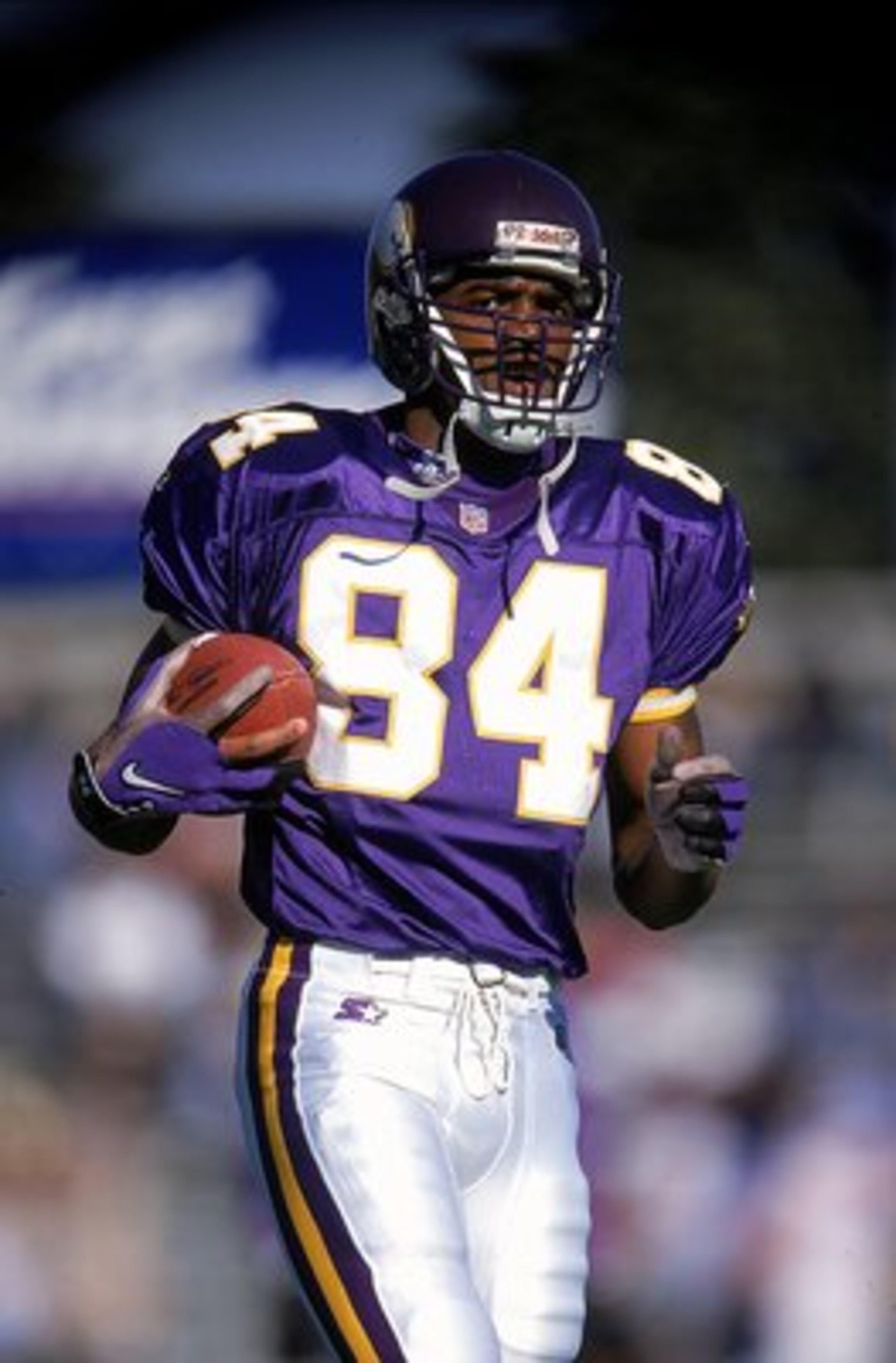 26 Dec 1998: Randy Moss #84 of the Minnesota Vikings in action during the game against the Tennessee Oilers at the Vanderbilt Stadium in Nashville, Tennessee. The Vikings defeated the Oilers 26-16. Mandatory Credit: Andy Lyons /Allsport 26 Dec 1998: Randy Moss #84 of the Minnesota Vikings in action during the game against the Tennessee Oilers at the Vanderbilt Stadium in Nashville, Tennessee. The Vikings defeated the Oilers 26-16. Mandatory Credit: Andy Lyons /Allsport
