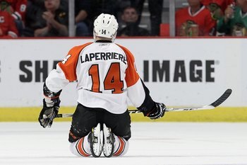 CHICAGO - MAY 31:  Ian Laperriere #14 of the Philadelphia Flyers looks on while taking on the Chicago Blackhawks in Game Two of the 2010 NHL Stanley Cup Final at the United Center on May 31, 2010 in Chicago, Illinois.  (Photo by Jim McIsaac/Getty Images)