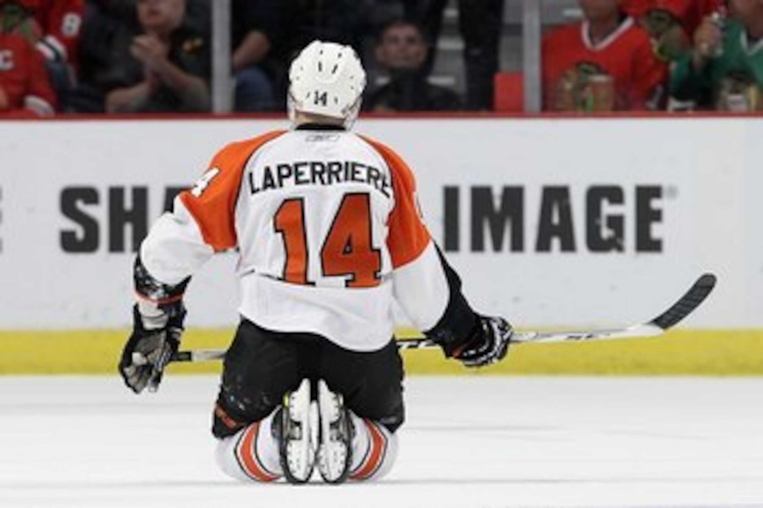 CHICAGO - MAY 31:  Ian Laperriere #14 of the Philadelphia Flyers looks on while taking on the Chicago Blackhawks in Game Two of the 2010 NHL Stanley Cup Final at the United Center on May 31, 2010 in Chicago, Illinois.  (Photo by Jim McIsaac/Getty Images)