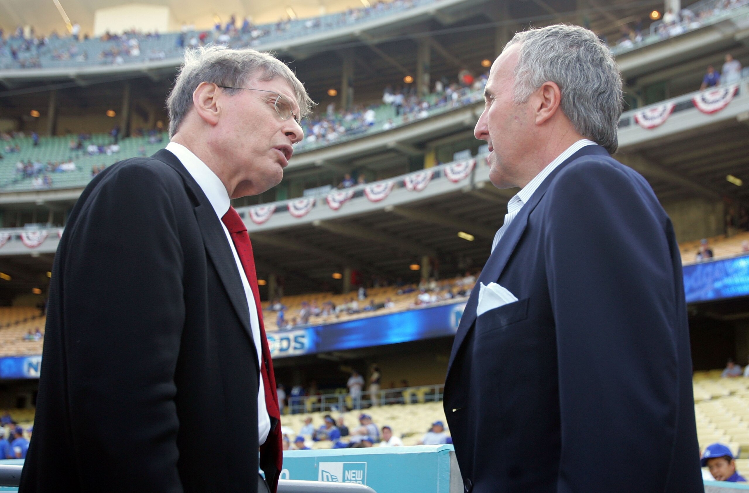 LOS ANGELES, CA - OCTOBER 07:  (L-R) MLB commissioner Bud Selig talks with Los Angeles Dodgers owner Frank McCourt before Game Three of the National League Division Series between the New York Mets and the Dodgers on October 7, 2006 at Dodger Stadium in L