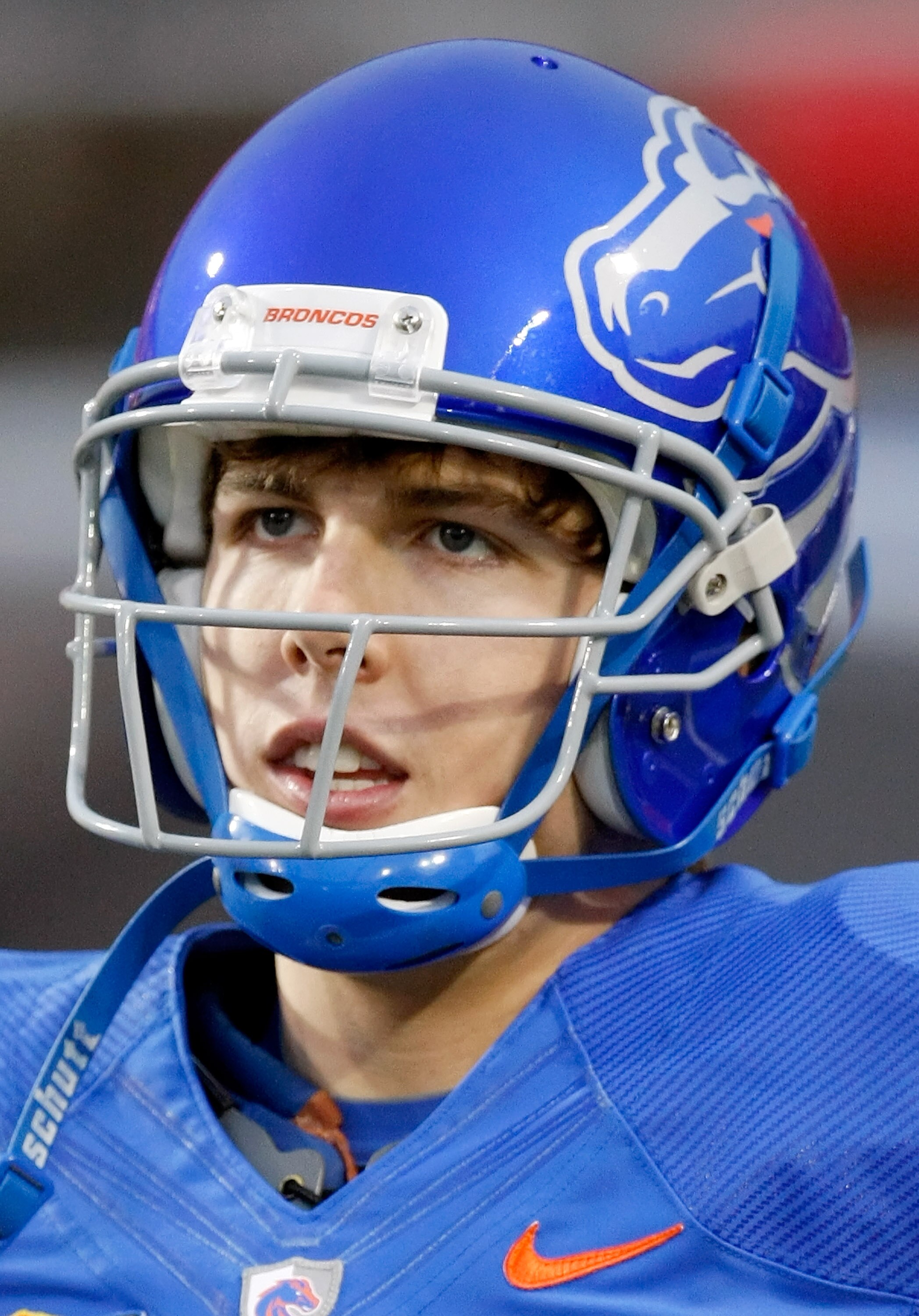 LAS VEGAS, NV - DECEMBER 22:  Quarterback Kellen Moore #11 of the Boise State Broncos warms up before playing against the Utah Utes in the MAACO Bowl Las Vegas at Sam Boyd Stadium December 22, 2010 in Las Vegas, Nevada. Boise State Won 26-3.  (Photo by Et