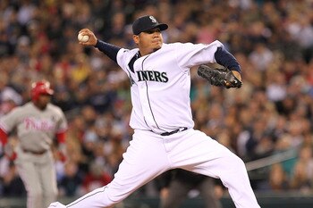 SEATTLE - JUNE 18:  Starting pitcher Felix Hernandez #34 of the Seattle Mariners pitches against the Philadelphia Phillies at Safeco Field on June 18, 2011 in Seattle, Washington. (Photo by Otto Greule Jr/Getty Images)