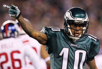 PHILADELPHIA, PA - NOVEMBER 21: DeSean Jackson #10 of the Philadelphia Eagles reacts during their game against the New York Giants at Lincoln Financial Field on November 21, 2010 in Philadelphia, Pennsylvania.  (Photo by Nick Laham/Getty Images)
