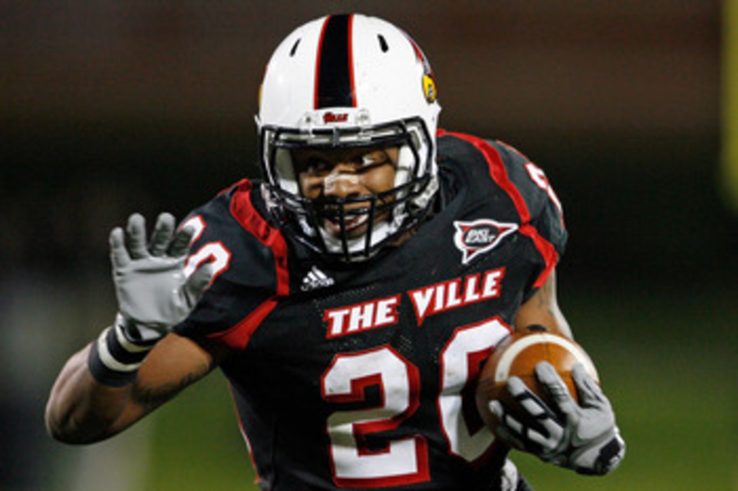 LOUISVILLE, KY - OCTOBER 02: Victor Anderson #20 of the Louisville Cardinals runs with the ball during the Big East Conference game against the Pittsburgh Panthers at Papa John's Cardinal Stadium on October 2, 2009 in Louisville, Kentucky.  (Photo by Andy
