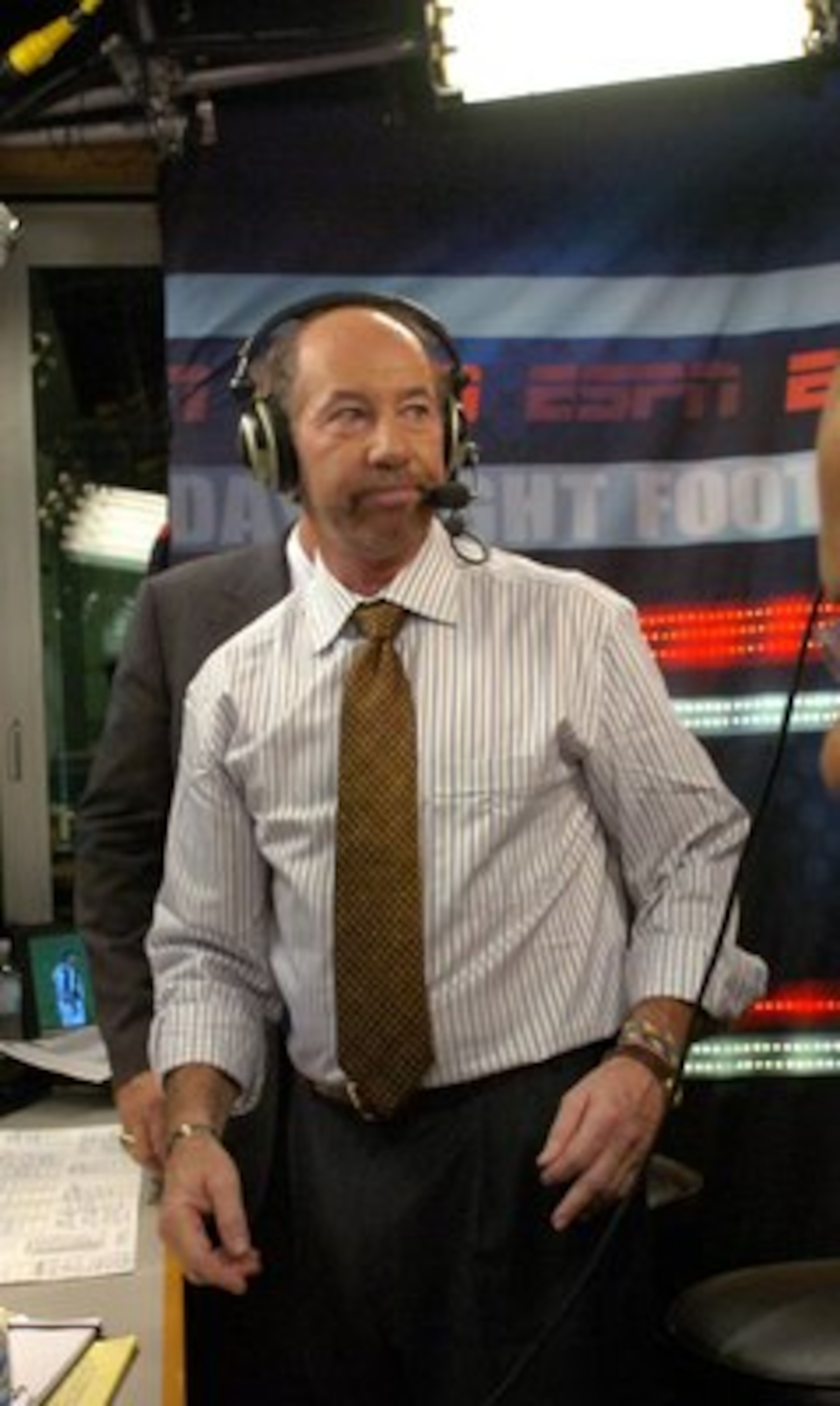 JACKSONVILLE, FL - OCTOBER 22: ESPN analyst Tony Kornheiser  checks play as the Jacksonville Jaguars host the Indianapolis Colts at the Jacksonville Municipal Stadium on October 22, 2007 in Jacksonville, Florida.  The Colts won 29 - 7. (Photo by Al Messer