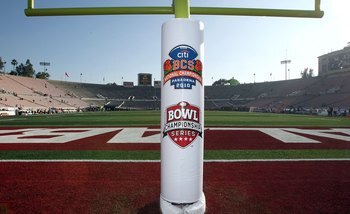 PASADENA, CA - JANUARY 07:  A detailed picture of the logo on a goal post before the Texas Longhorns take on the Alabama Crimson Tide in the Citi BCS National Championship game at the Rose Bowl on January 7, 2010 in Pasadena, California.  (Photo by Stephe