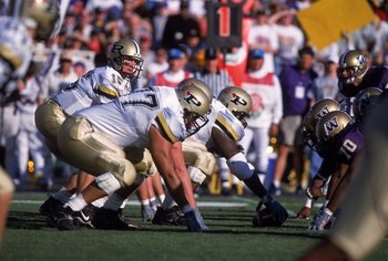 1 Jan 2001:  Drew Brees #15 of the Purdue Boilermakers calls the play during the Rose Bowl Game against the Washington Huskies at the Rose Bowl in Pasadena, California. The Huskies defeated the Boilermakers 34-24.Mandatory Credit: Stephen Dunn  /Allsport