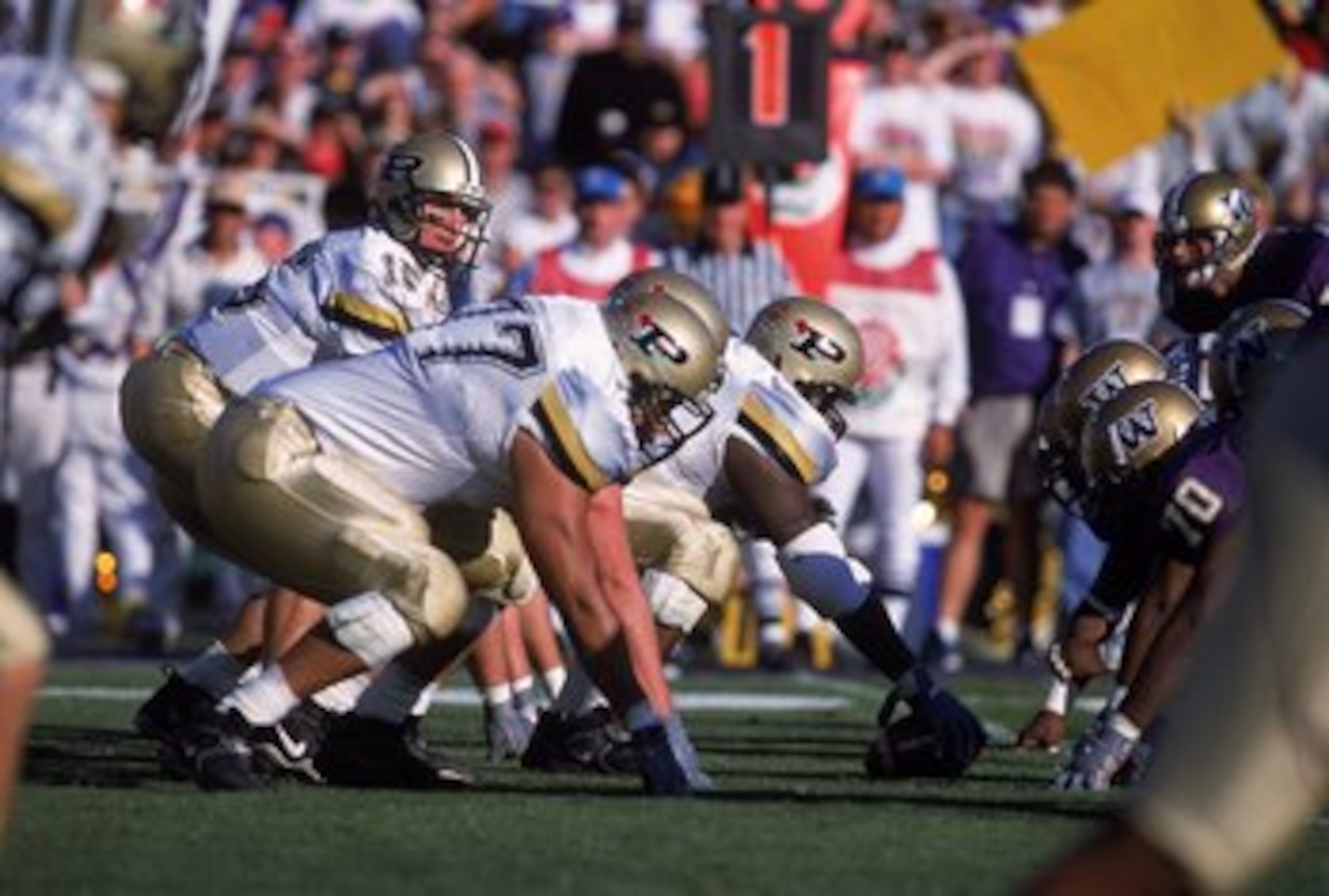 1 Jan 2001:  Drew Brees #15 of the Purdue Boilermakers calls the play during the Rose Bowl Game against the Washington Huskies at the Rose Bowl in Pasadena, California. The Huskies defeated the Boilermakers 34-24.Mandatory Credit: Stephen Dunn  /Allsport