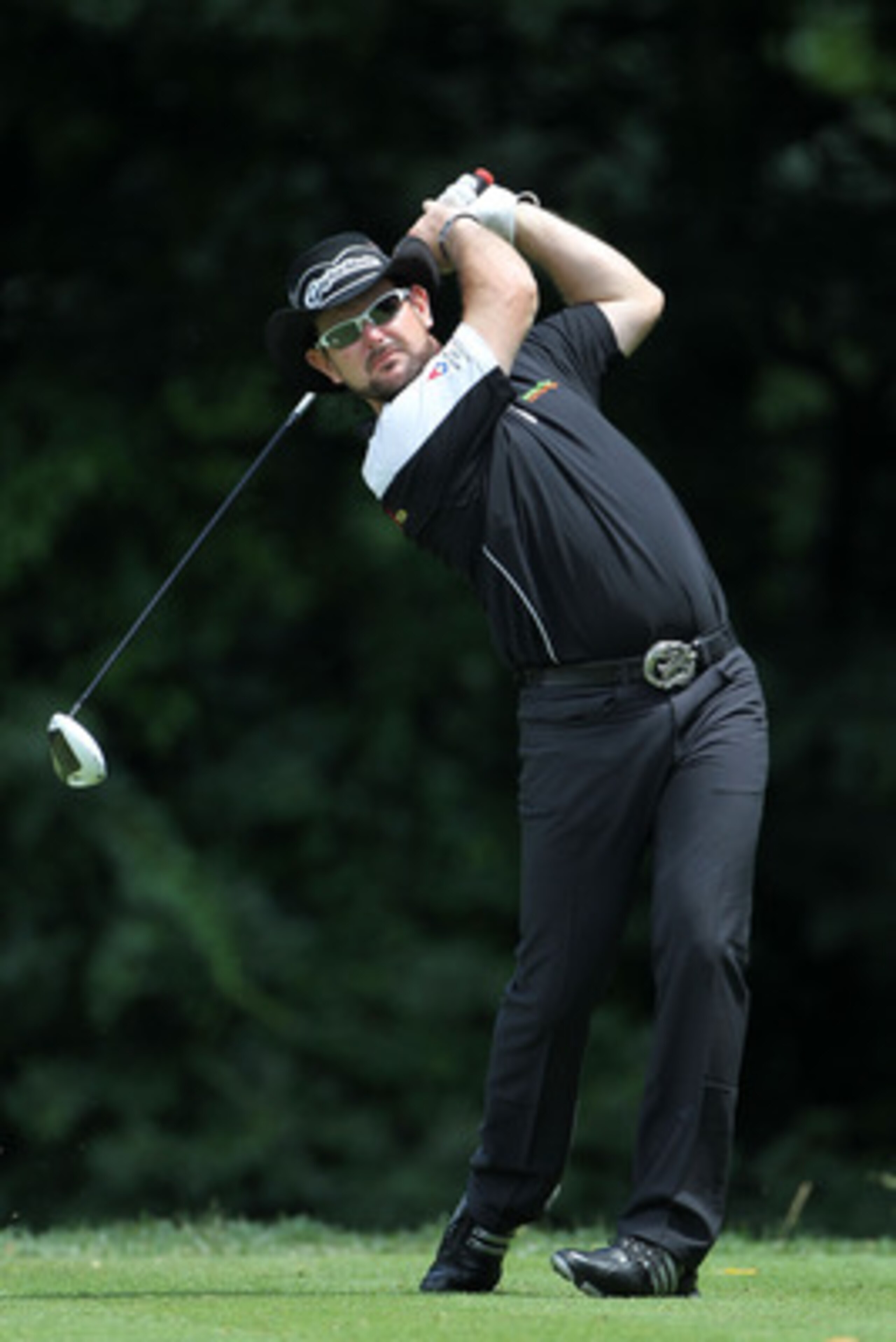 BETHESDA, MD - JUNE 17:  Rory Sabbatini of South Africa watches his tee shot on the 14th hole during the second round of the 111th U.S. Open at Congressional Country Club on June 17, 2011 in Bethesda, Maryland.  (Photo by Jamie Squire/Getty Images)