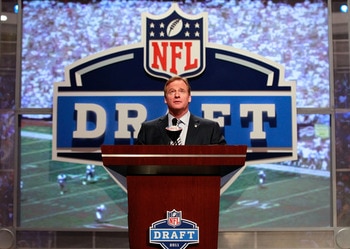 NEW YORK, NY - APRIL 28:  NFL Commissioner Roger Goodell speaks at the podium during the 2011 NFL Draft at Radio City Music Hall on April 28, 2011 in New York City.  (Photo by Chris Trotman/Getty Images)