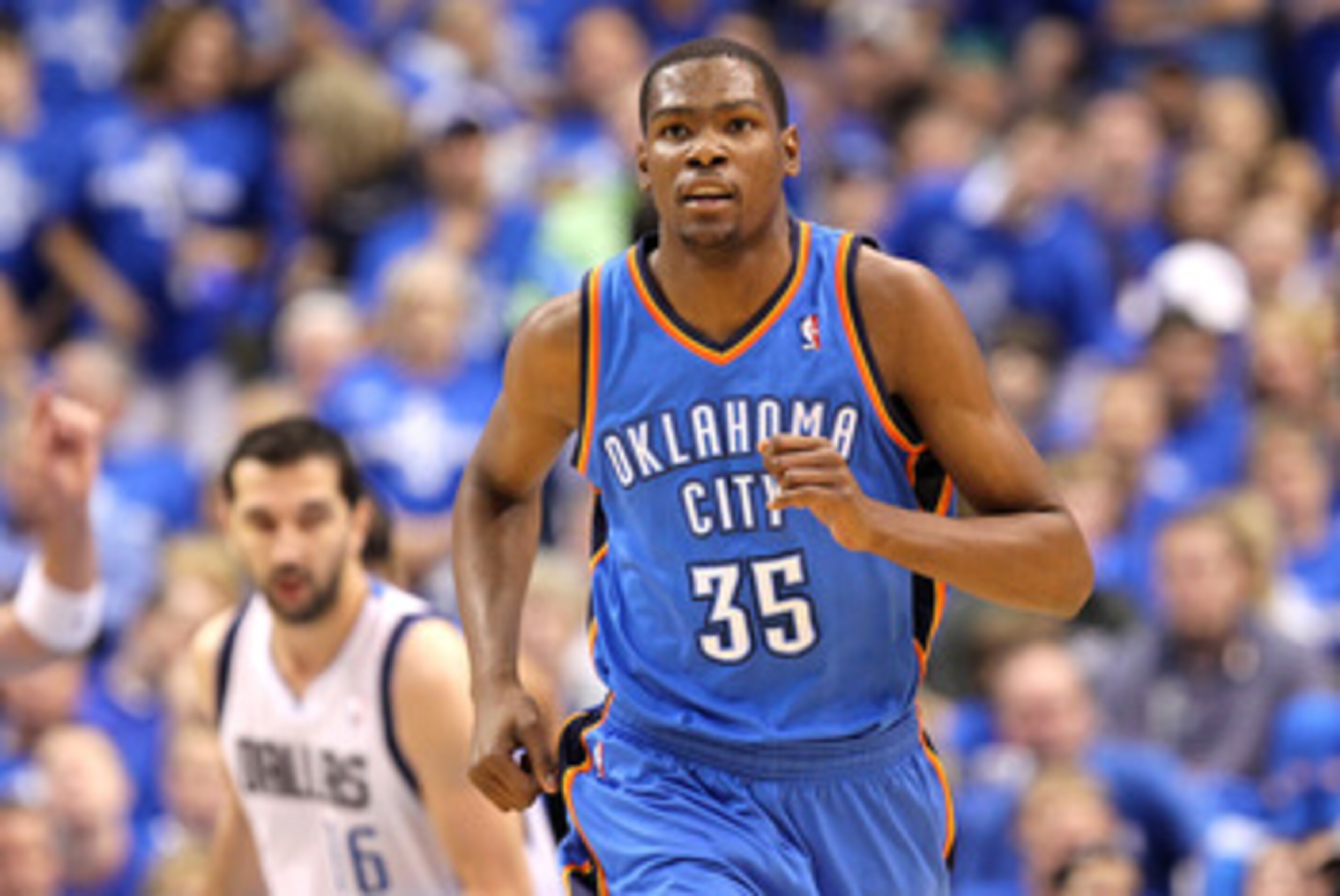 DALLAS, TX - MAY 25: Kevin Durant #35 of the Oklahoma City Thunder runs back down court while taking on the Dallas Mavericks in the first quarter in Game Five of the Western Conference Finals during the 2011 NBA Playoffs at American Airlines Center on Ma DALLAS, TX - MAY 25: Kevin Durant #35 of the Oklahoma City Thunder runs back down court while taking on the Dallas Mavericks in the first quarter in Game Five of the Western Conference Finals during the 2011 NBA Playoffs at American Airlines Center on Ma